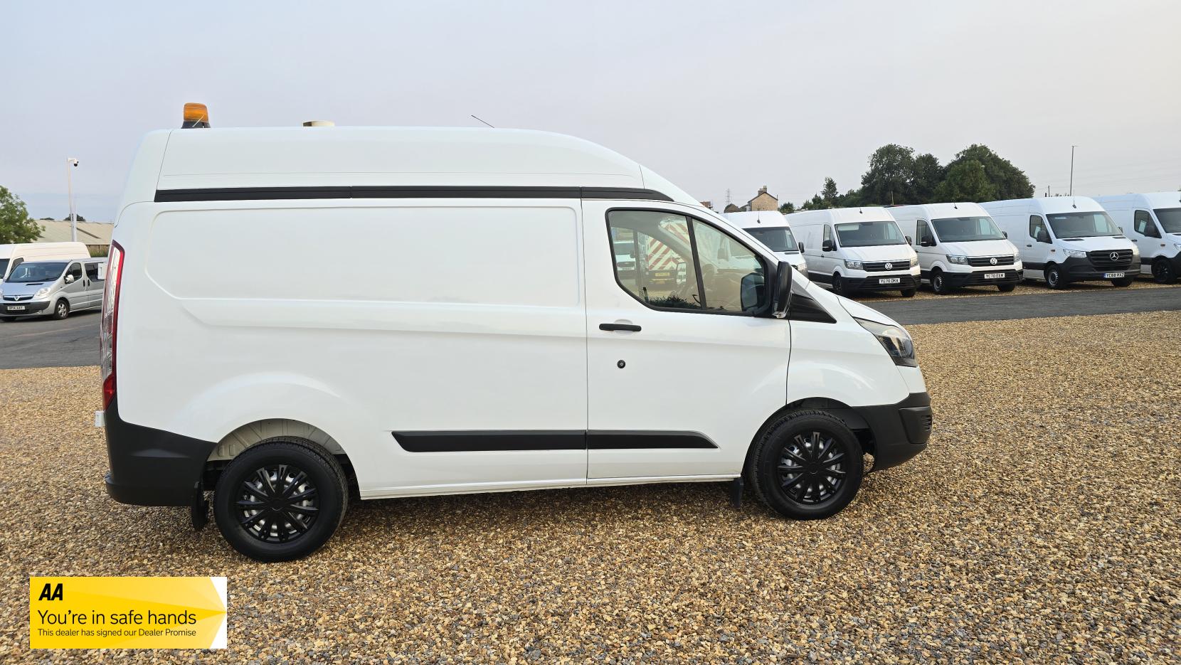Ford Transit Custom 2.2 TDCi 290 Panel Van 5dr Diesel Manual L1 H1 (186 g/km, 98 bhp)