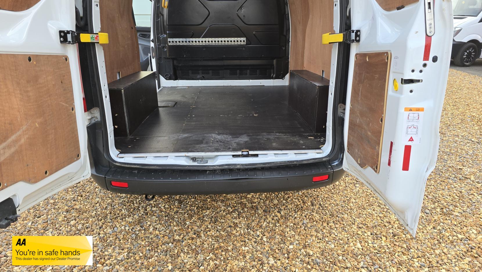 Ford Transit Custom 2.2 TDCi 290 Panel Van 5dr Diesel Manual L1 H1 (186 g/km, 98 bhp)