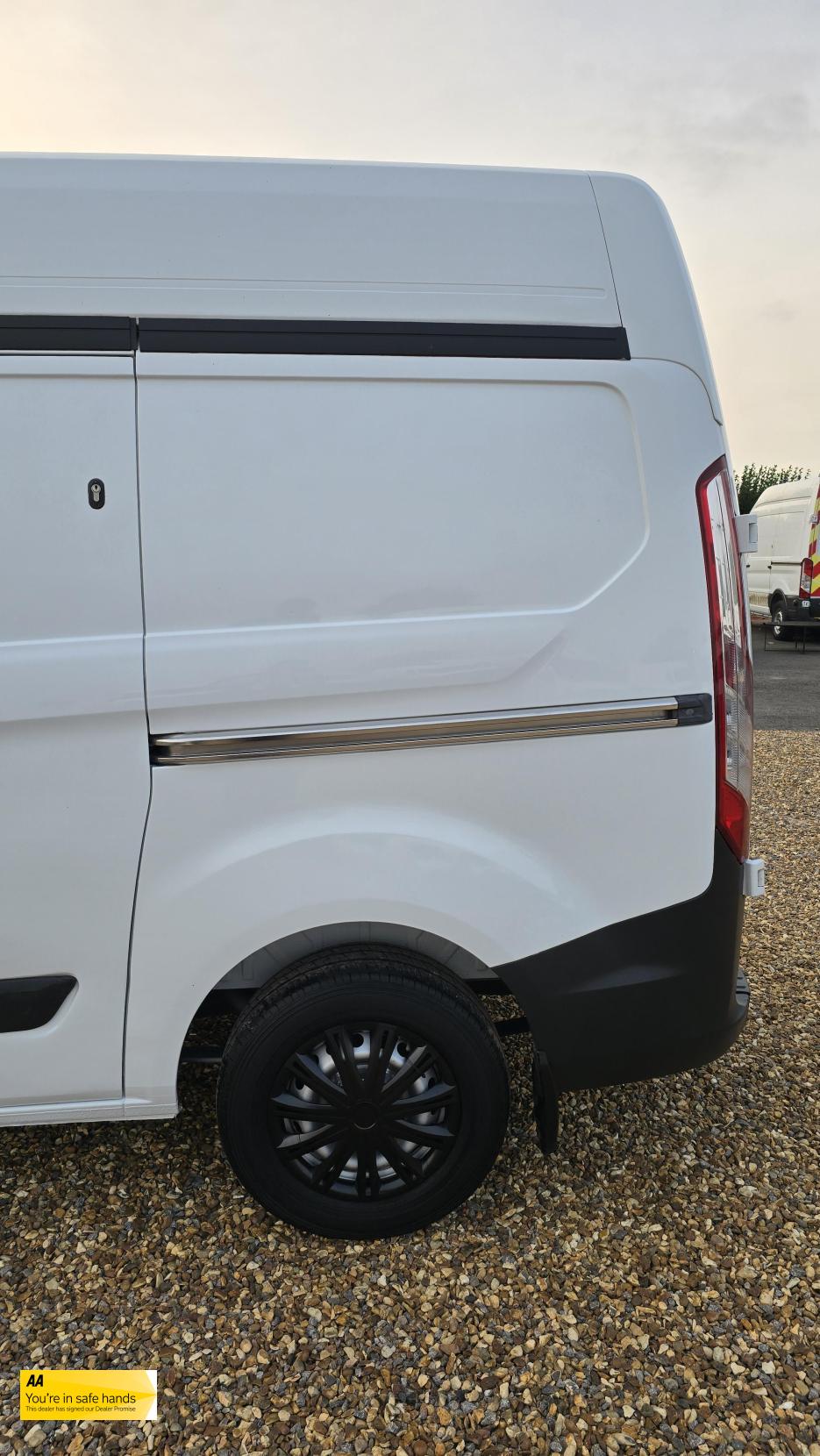 Ford Transit Custom 2.2 TDCi 290 Panel Van 5dr Diesel Manual L1 H1 (186 g/km, 98 bhp)