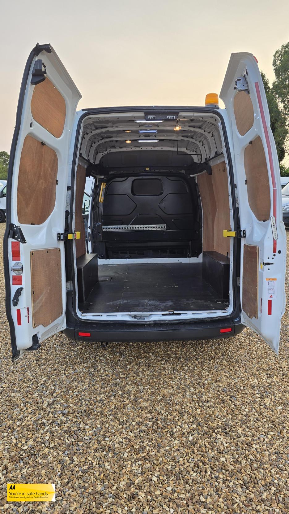 Ford Transit Custom 2.2 TDCi 290 Panel Van 5dr Diesel Manual L1 H1 (186 g/km, 98 bhp)