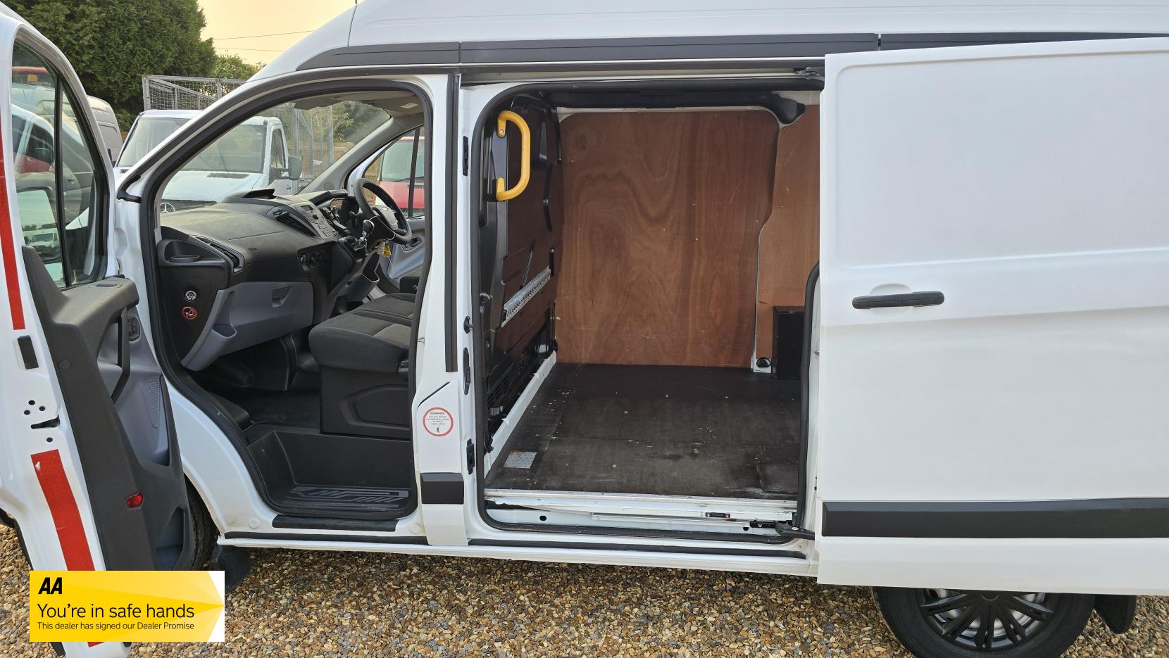 Ford Transit Custom 2.2 TDCi 290 Panel Van 5dr Diesel Manual L1 H1 (186 g/km, 98 bhp)