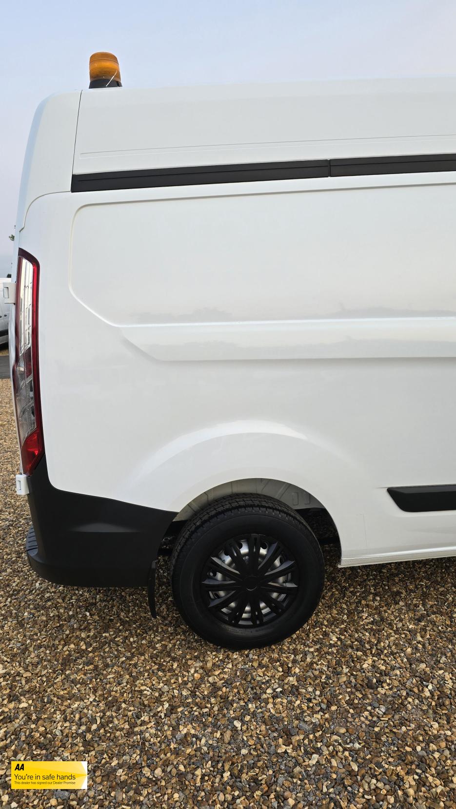 Ford Transit Custom 2.2 TDCi 290 Panel Van 5dr Diesel Manual L1 H1 (186 g/km, 98 bhp)