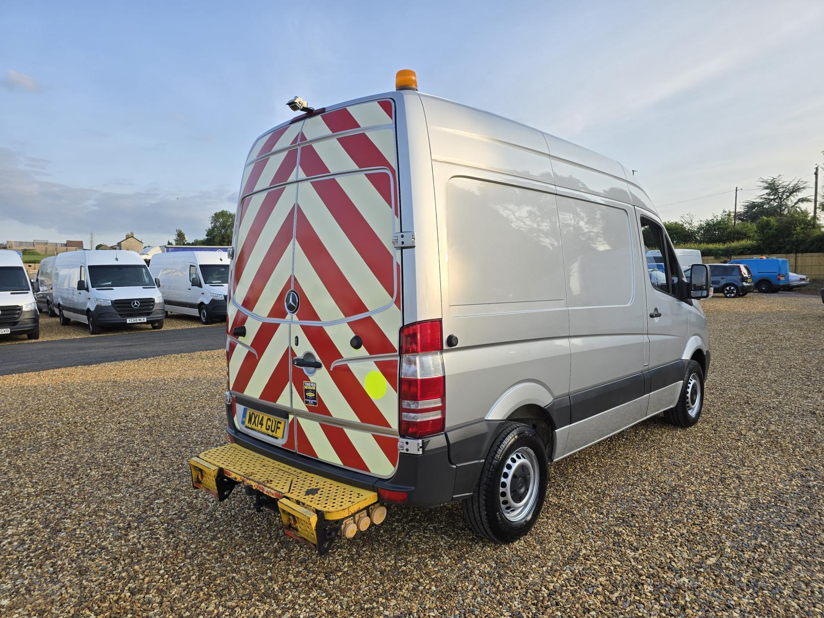 Mercedes-Benz Sprinter 2.1 313 CDi Panel Van 4dr Diesel Manual RWD L1 H3 (222 g/km, 129 bhp)