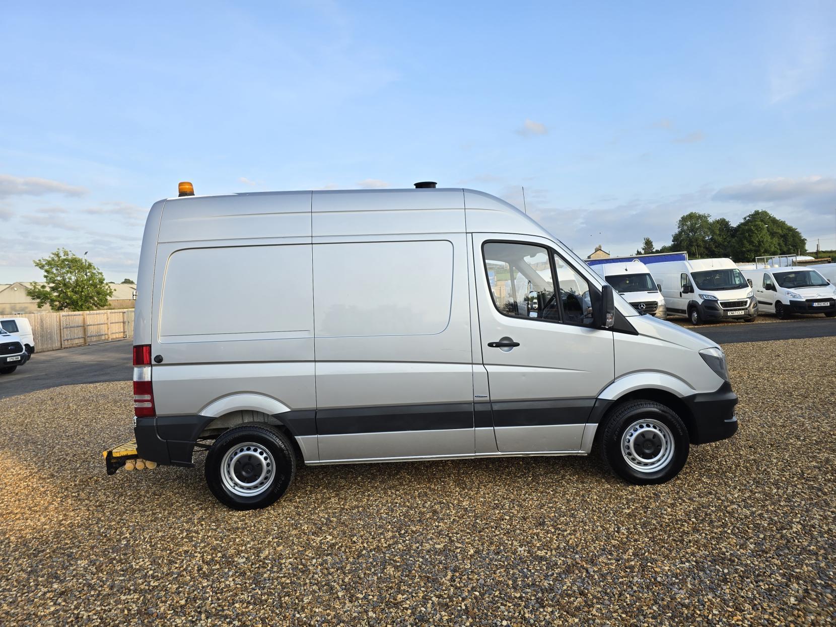 Mercedes-Benz Sprinter 2.1 313 CDi Panel Van 4dr Diesel Manual RWD L1 H3 (222 g/km, 129 bhp)