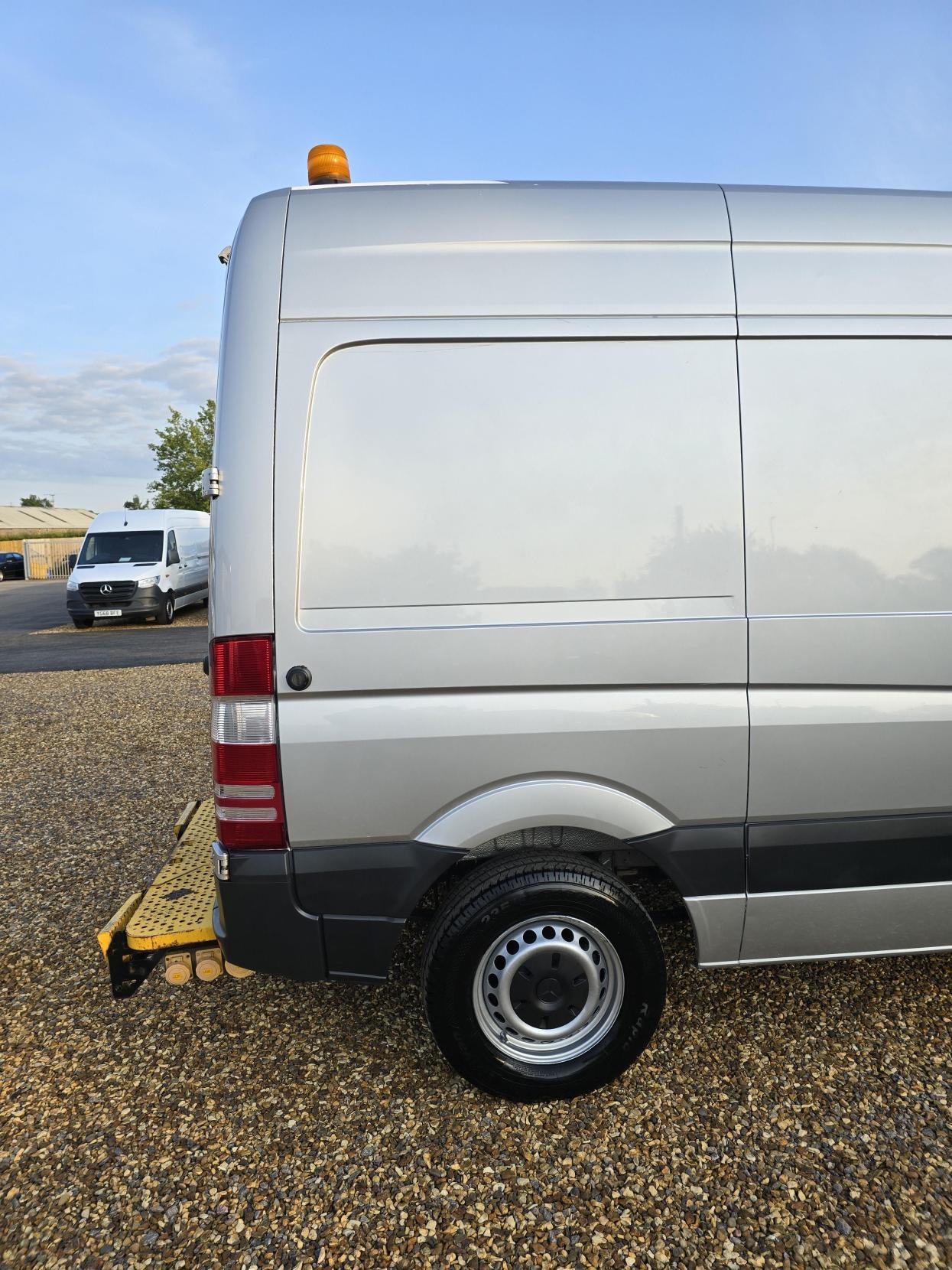 Mercedes-Benz Sprinter 2.1 313 CDi Panel Van 4dr Diesel Manual RWD L1 H3 (222 g/km, 129 bhp)