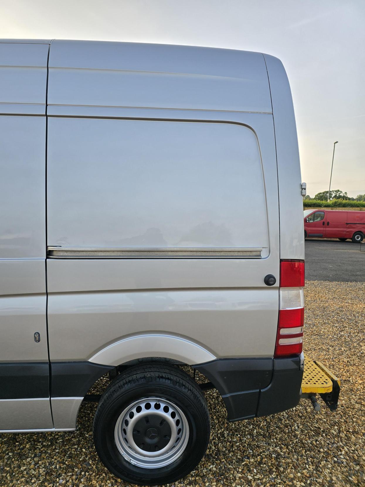 Mercedes-Benz Sprinter 2.1 313 CDi Panel Van 4dr Diesel Manual RWD L1 H3 (222 g/km, 129 bhp)