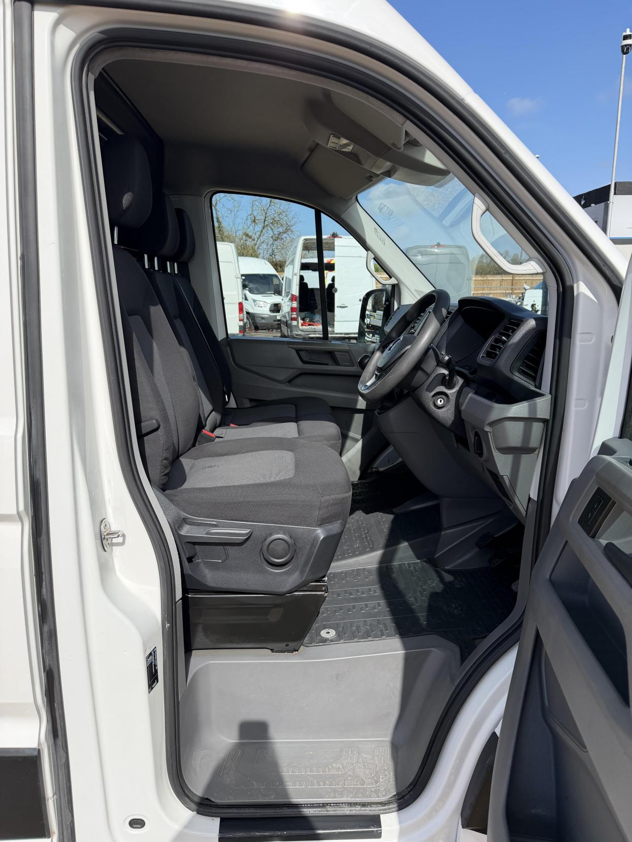 Volkswagen Crafter 2.0 TDI CR35 Trendline Panel Van 5dr Diesel Manual RWD LWB High Roof Euro 6 (s/s) (140 ps)