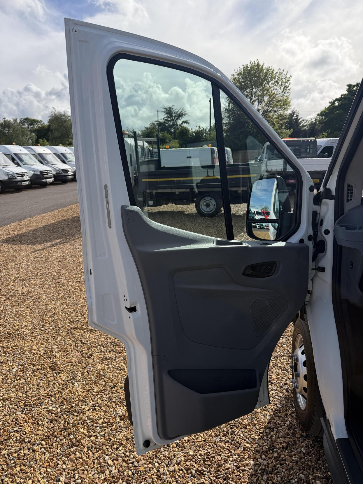 2018 Ford Transit 2.0 350 EcoBlue 1-Way Double Tipper Double Cab 4dr Diesel Manual RWD L3 Euro 6 (1-Way, 1-Stop) (130 ps) - Thumbnail 17