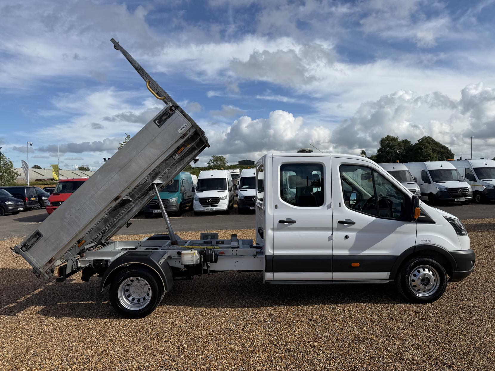 2018 Ford Transit 2.0 350 EcoBlue 1-Way Double Tipper Double Cab 4dr Diesel Manual RWD L3 Euro 6 (1-Way, 1-Stop) (130 ps) - Thumbnail 11
