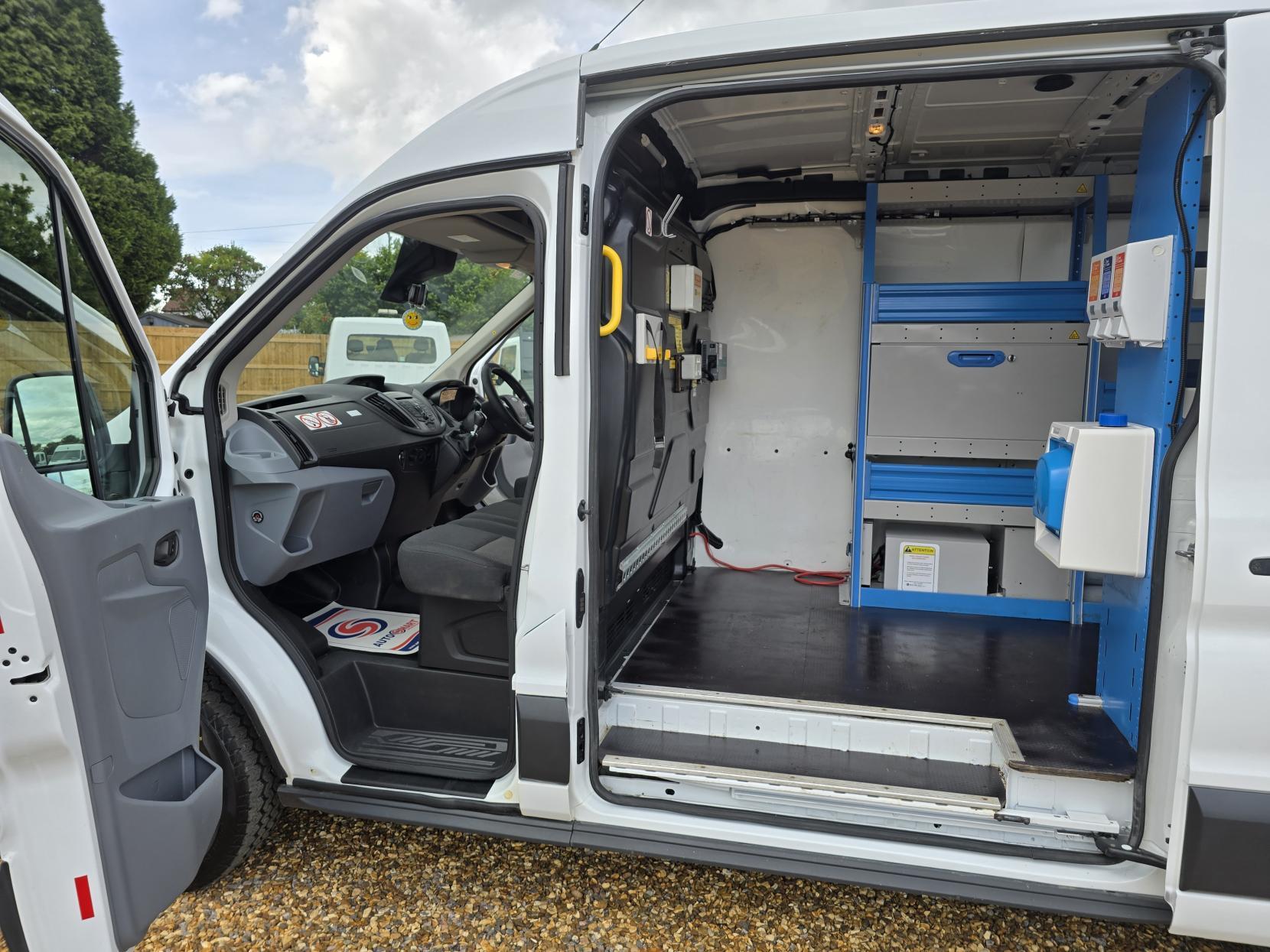 Ford Transit 2.2 TDCi 350 Panel Van 5dr Diesel Manual RWD L2 H2 Euro 5 (125 ps)