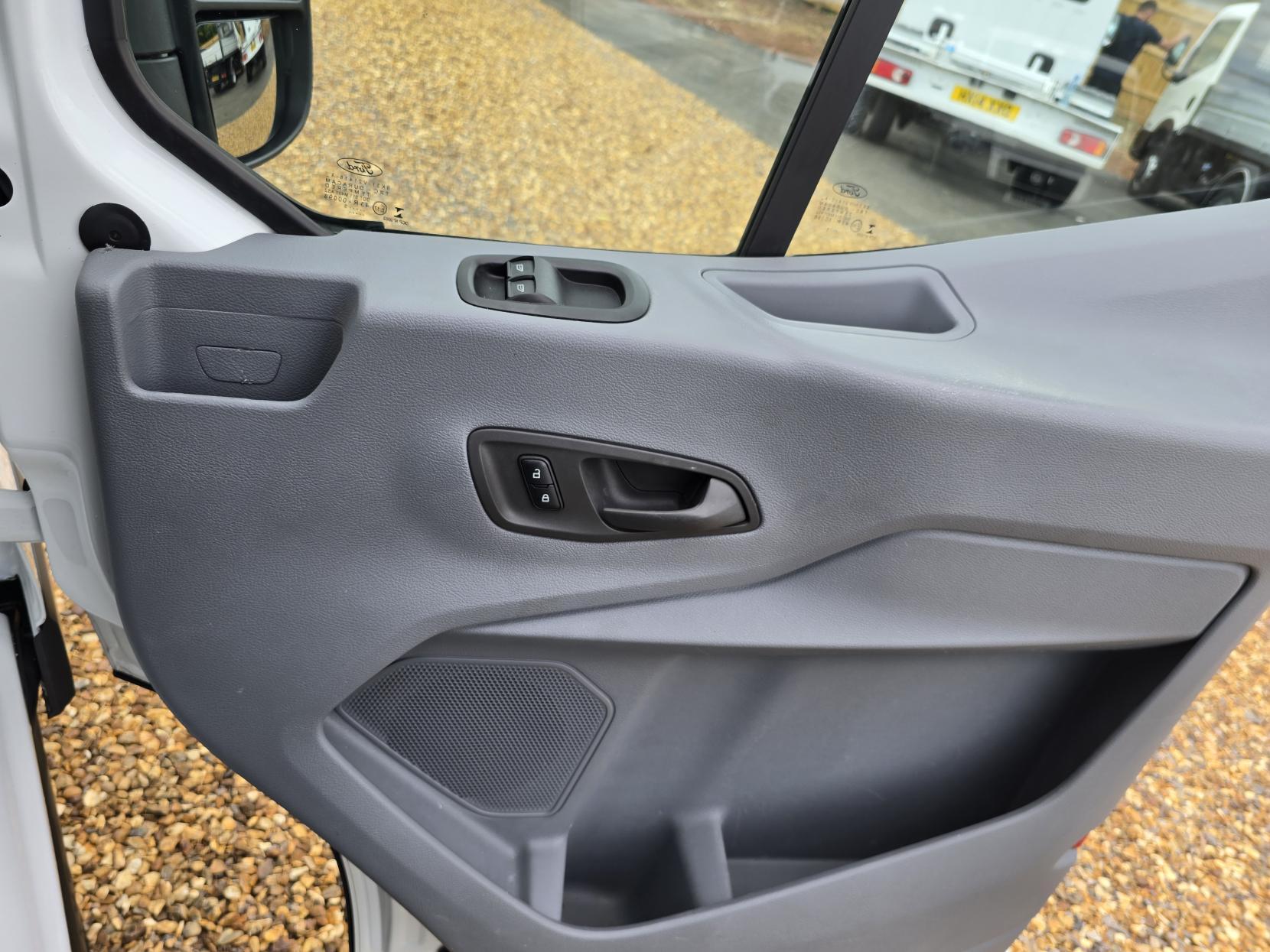 Ford Transit 2.2 TDCi 350 Panel Van 5dr Diesel Manual RWD L2 H2 Euro 5 (125 ps)
