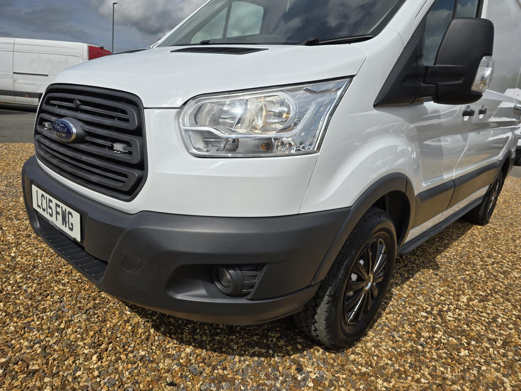 Ford Transit 2.2 TDCi 350 Panel Van 5dr Diesel Manual RWD L2 H2 Euro 5 (125 ps)