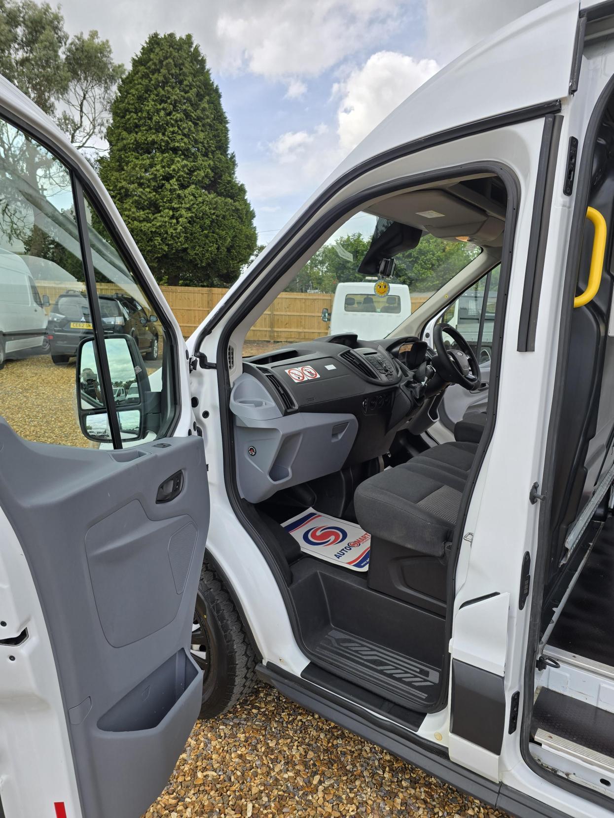 Ford Transit 2.2 TDCi 350 Panel Van 5dr Diesel Manual RWD L2 H2 Euro 5 (125 ps)