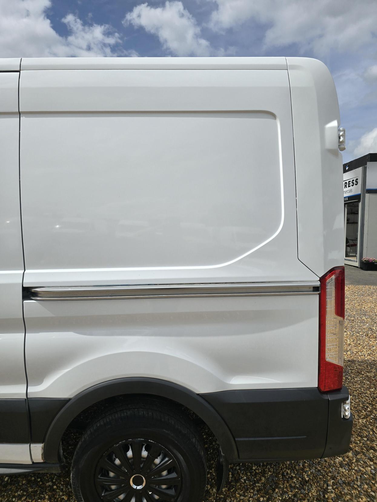 Ford Transit 2.2 TDCi 350 Panel Van 5dr Diesel Manual RWD L2 H2 Euro 5 (125 ps)