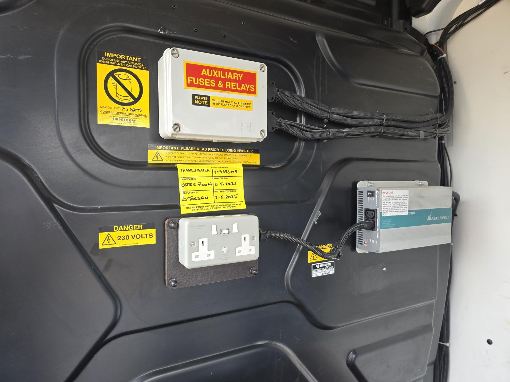 Ford Transit 2.2 TDCi 350 Panel Van 5dr Diesel Manual RWD L2 H2 Euro 5 (125 ps)