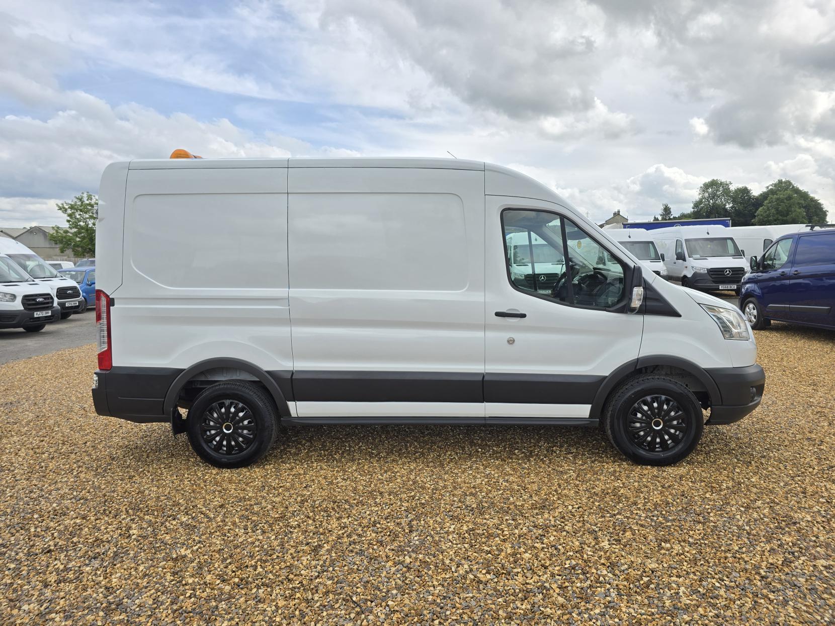Ford Transit 2.2 TDCi 350 Panel Van 5dr Diesel Manual RWD L2 H2 Euro 5 (125 ps)