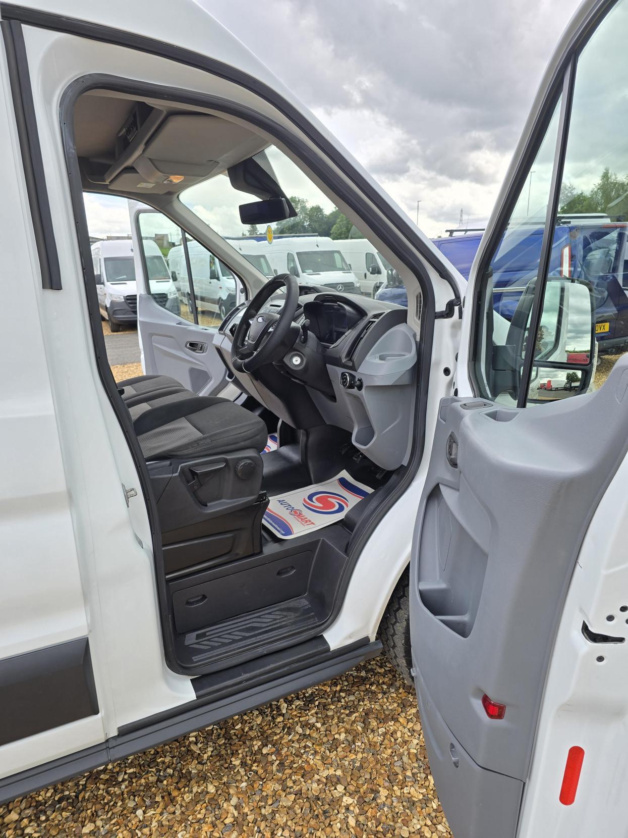 Ford Transit 2.2 TDCi 350 Panel Van 5dr Diesel Manual RWD L2 H2 Euro 5 (125 ps)