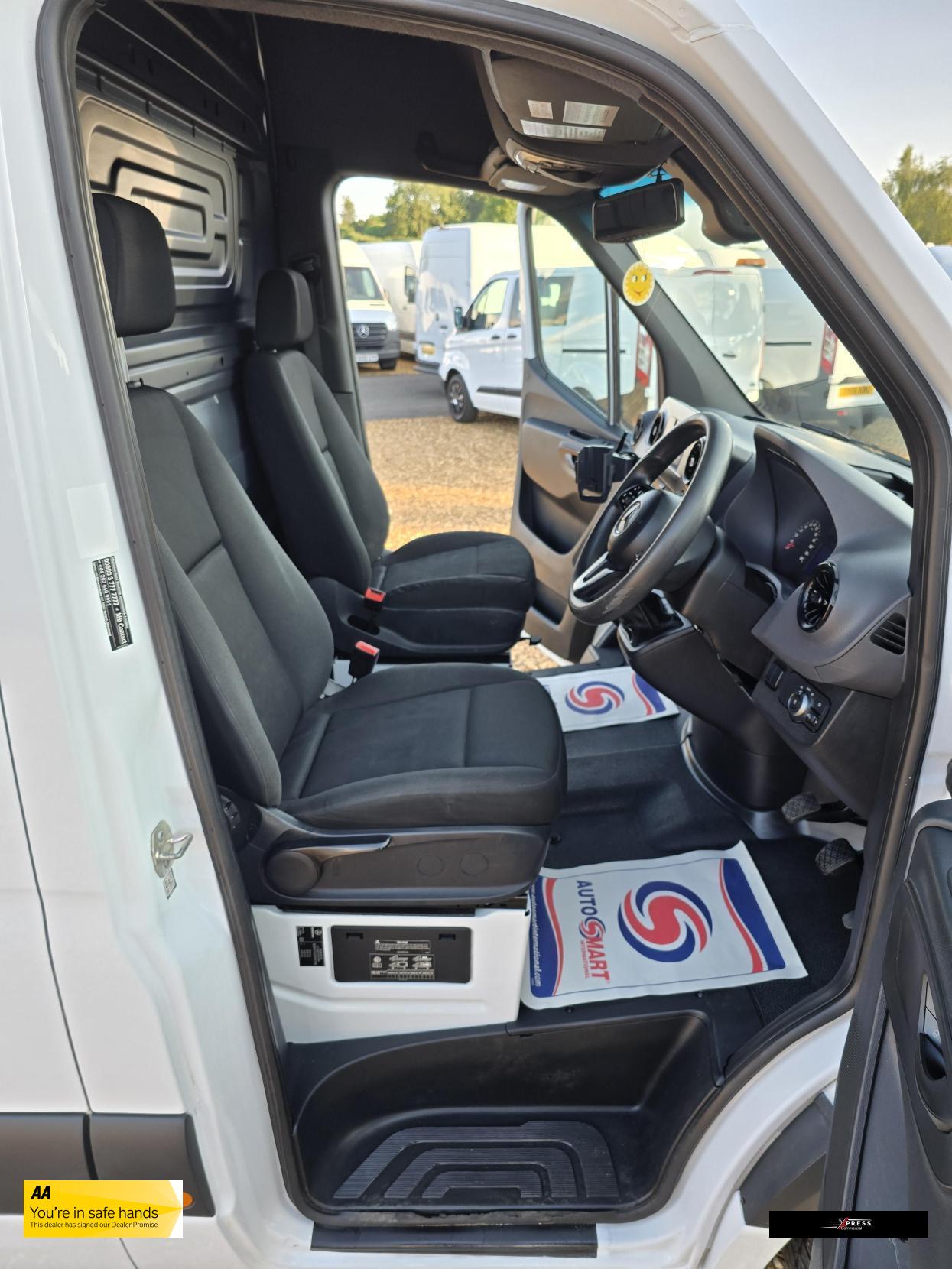 Mercedes-Benz Sprinter Sprinter 2.1 311 CDI Panel Van 5dr Diesel Manual RWD L3 H2 Euro 6 (114 ps)