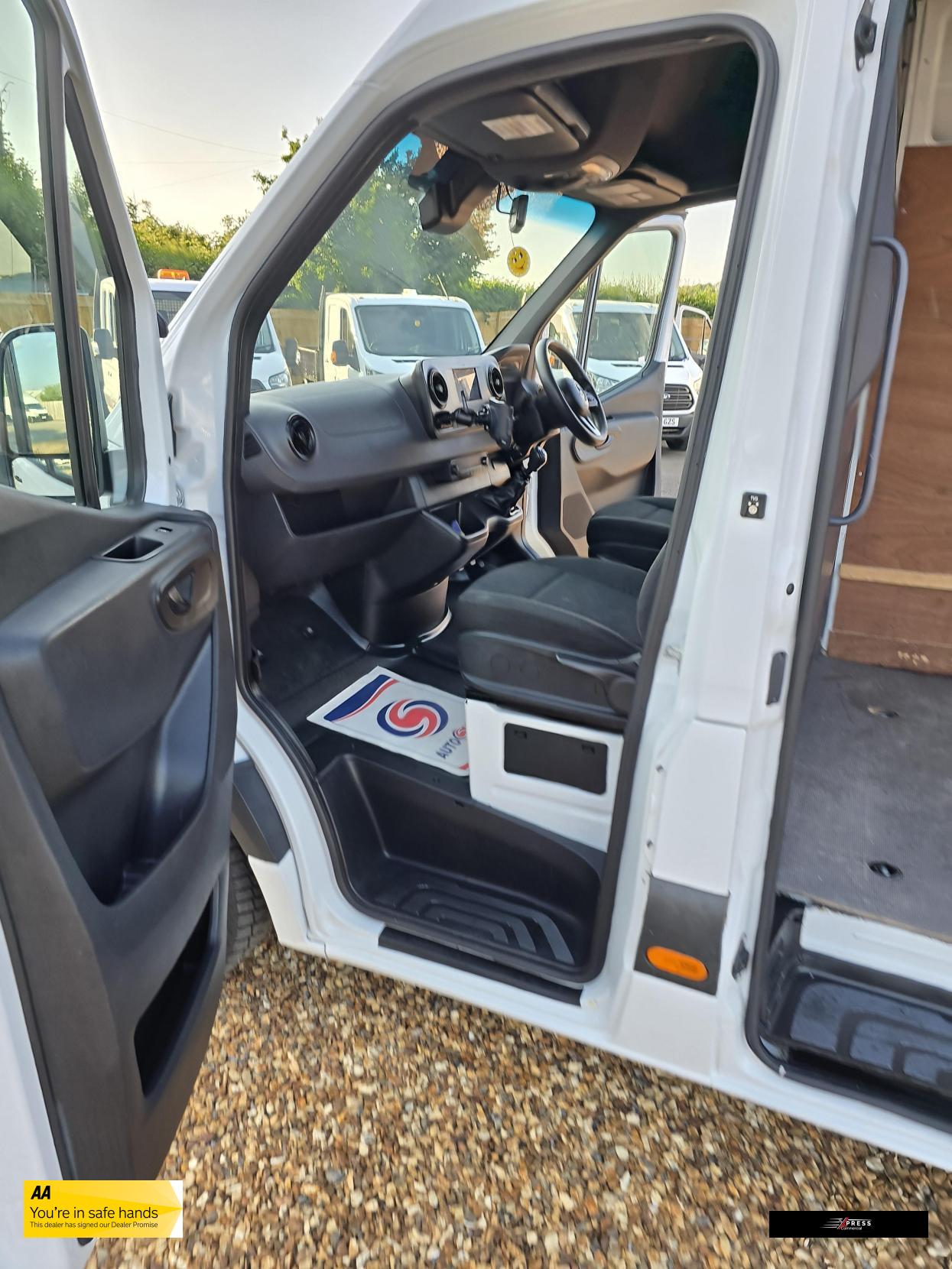 Mercedes-Benz Sprinter Sprinter 2.1 311 CDI Panel Van 5dr Diesel Manual RWD L3 H2 Euro 6 (114 ps)