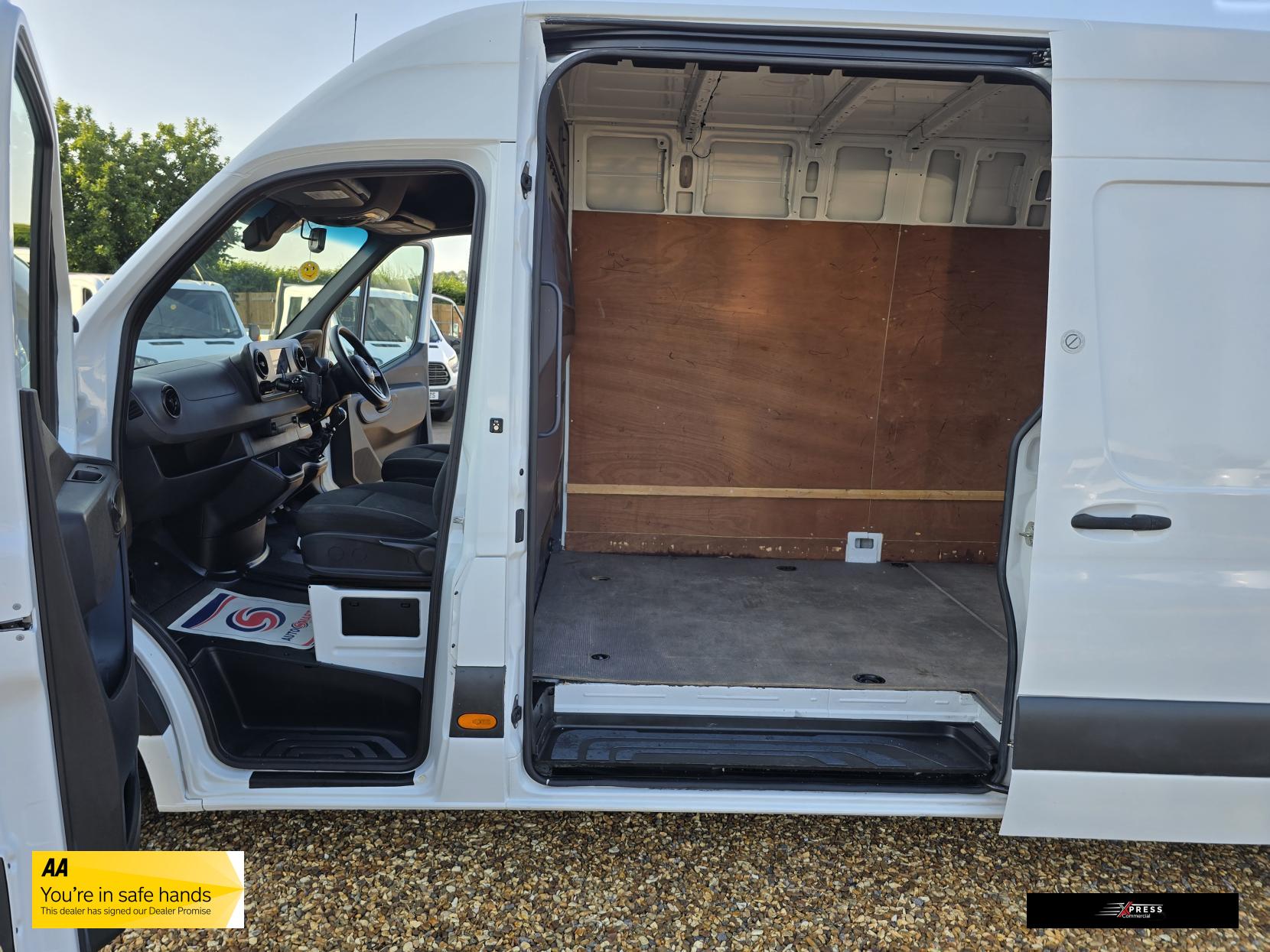 Mercedes-Benz Sprinter Sprinter 2.1 311 CDI Panel Van 5dr Diesel Manual RWD L3 H2 Euro 6 (114 ps)
