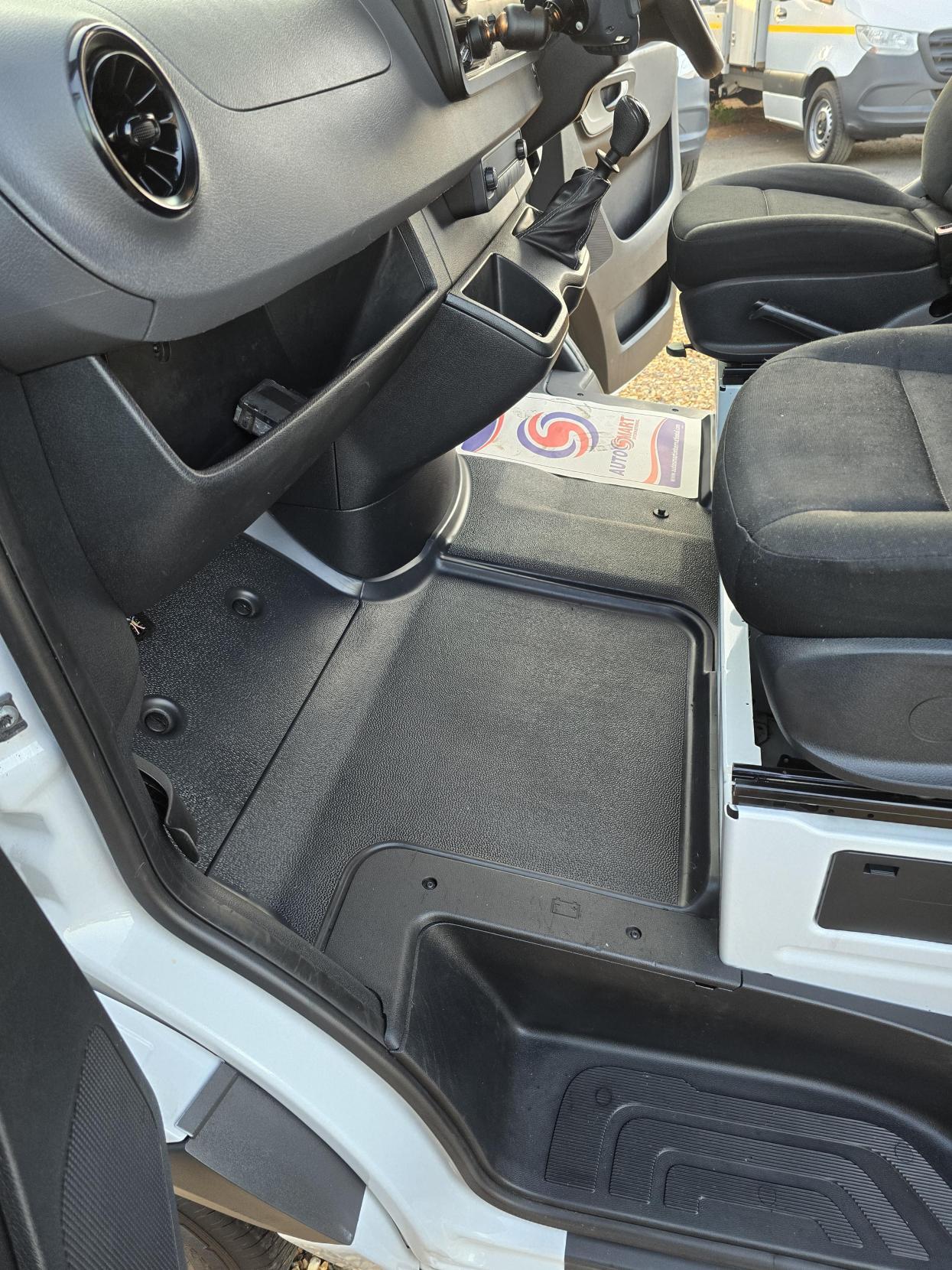 Mercedes-Benz Sprinter 2.1 311 CDI Panel Van 5dr Diesel Manual RWD L3 H2 Euro 6 (114 ps)