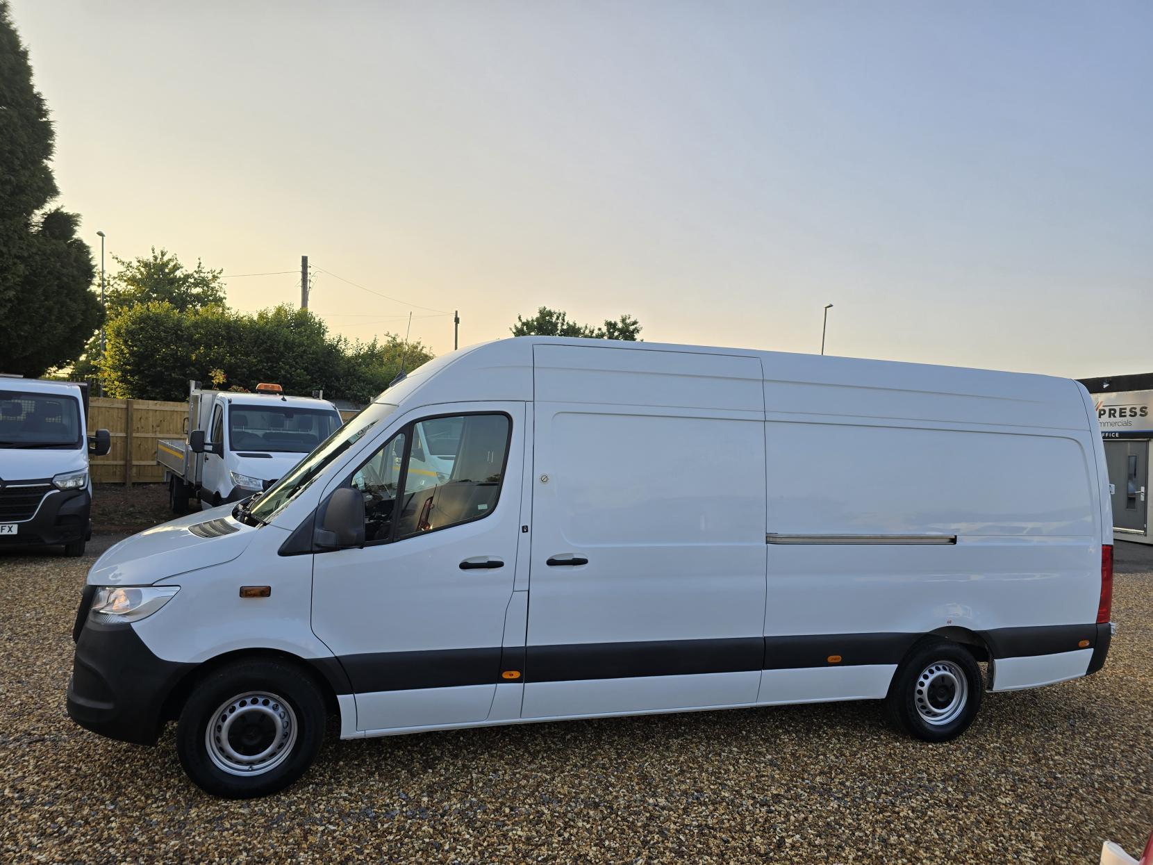 Mercedes-Benz Sprinter 2.1 311 CDI Panel Van 5dr Diesel Manual RWD L3 H2 Euro 6 (114 ps)