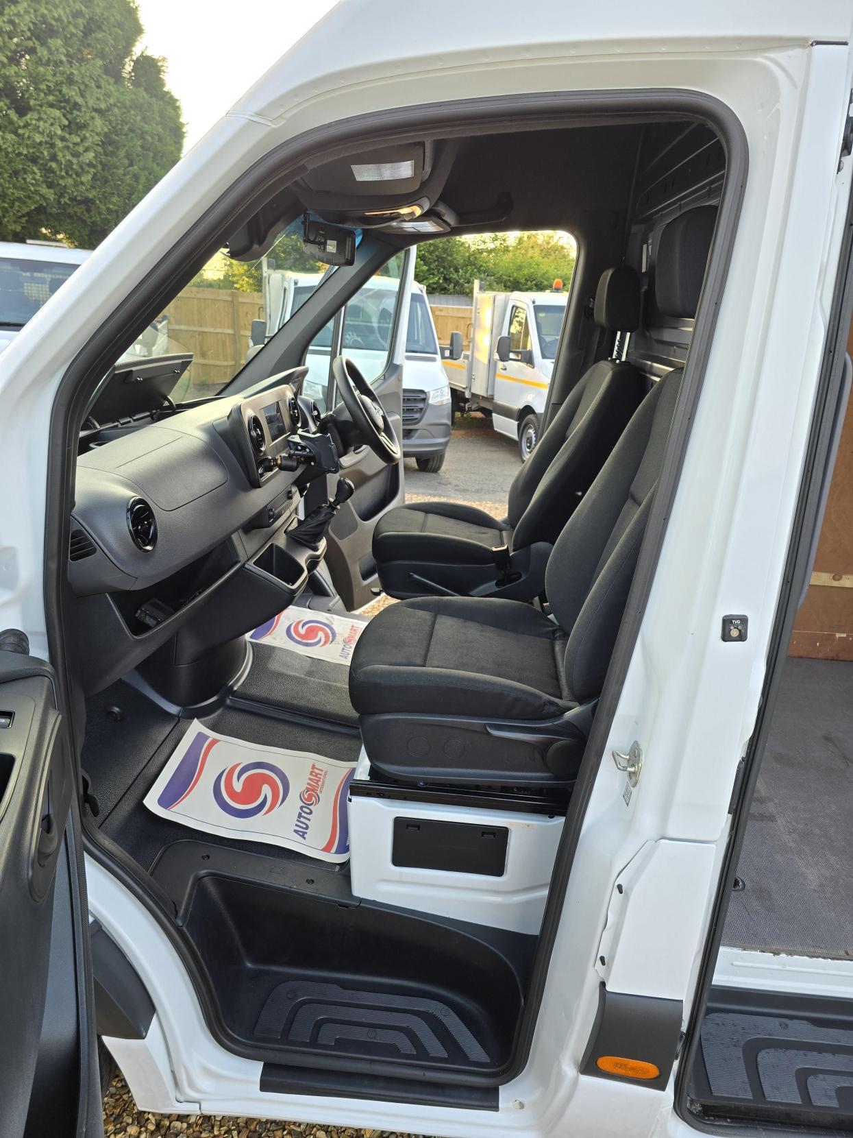 Mercedes-Benz Sprinter 2.1 311 CDI Panel Van 5dr Diesel Manual RWD L3 H2 Euro 6 (114 ps)