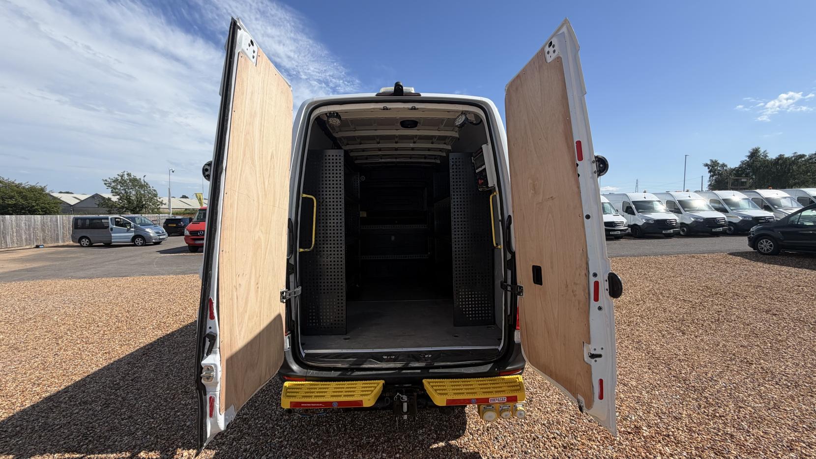 2020 Mercedes-Benz Sprinter 2.1 316 CDI Panel Van 5dr Diesel Manual RWD L2 H2 Euro 6 (163 ps) - Thumbnail 24