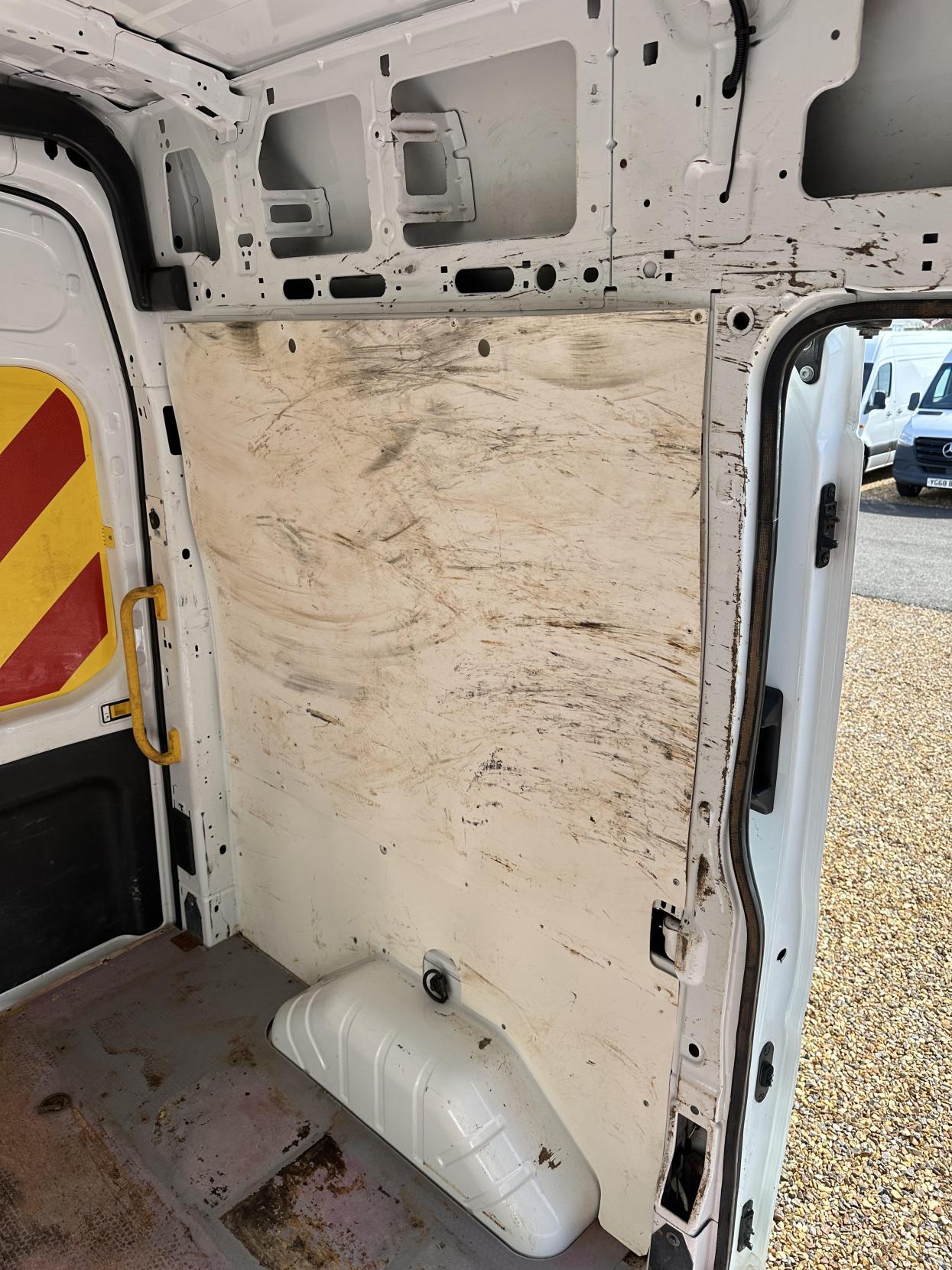 Ford Transit 2.0 350 EcoBlue Panel Van 5dr Diesel Manual RWD L2 H3 Euro 6 (170 ps)