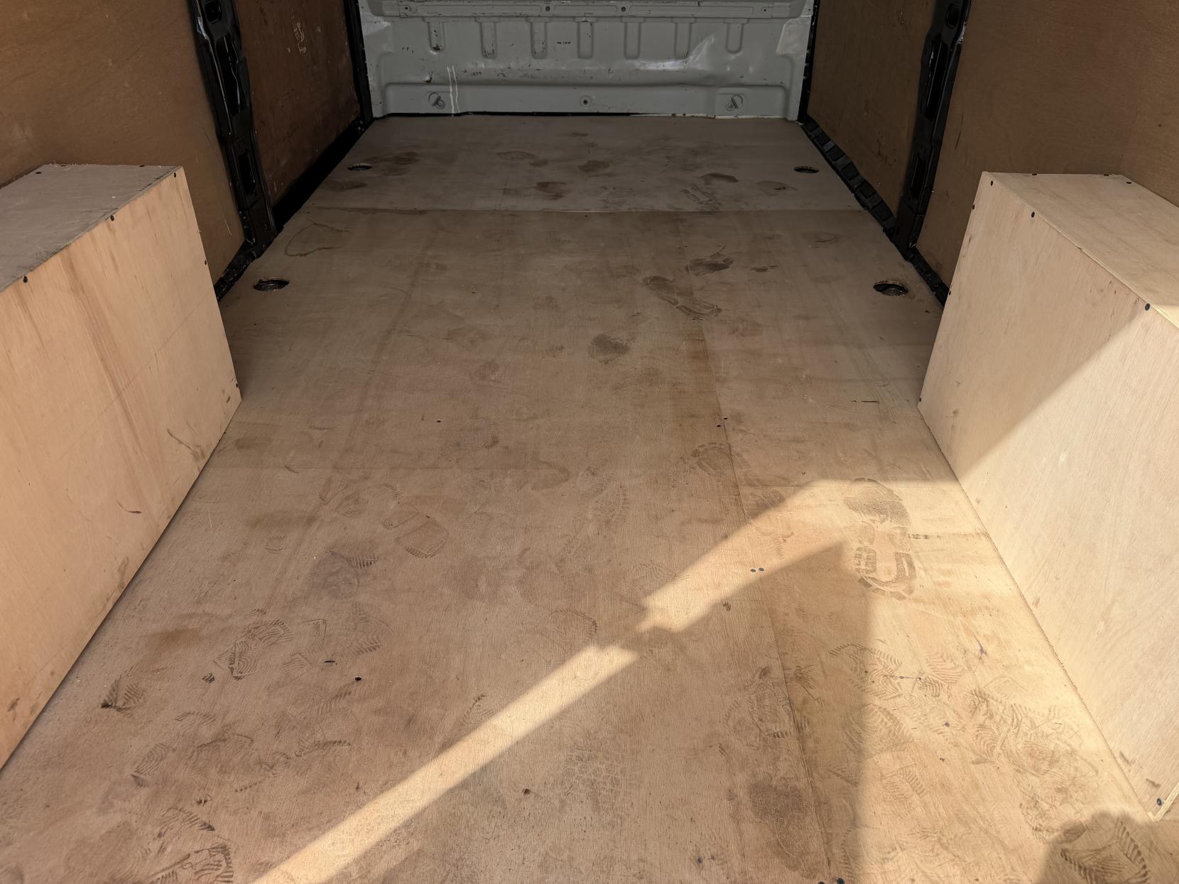 2017 Peugeot Boxer 2.0 BlueHDi 335 Professional Panel Van 5dr Diesel Manual L3 H2 Euro 6 (130 ps) - Thumbnail 29