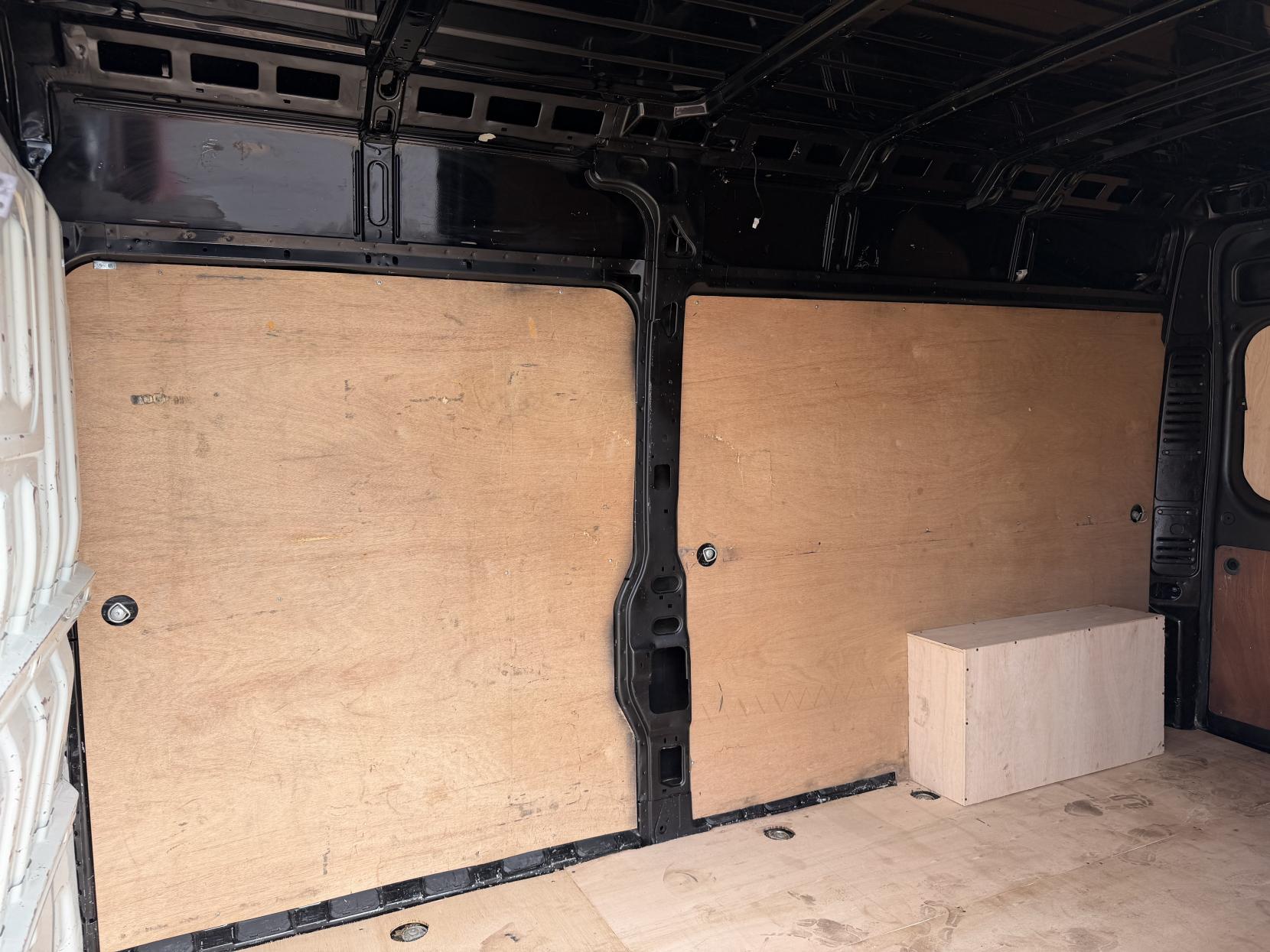 2017 Peugeot Boxer 2.0 BlueHDi 335 Professional Panel Van 5dr Diesel Manual L3 H2 Euro 6 (130 ps) - Thumbnail 20