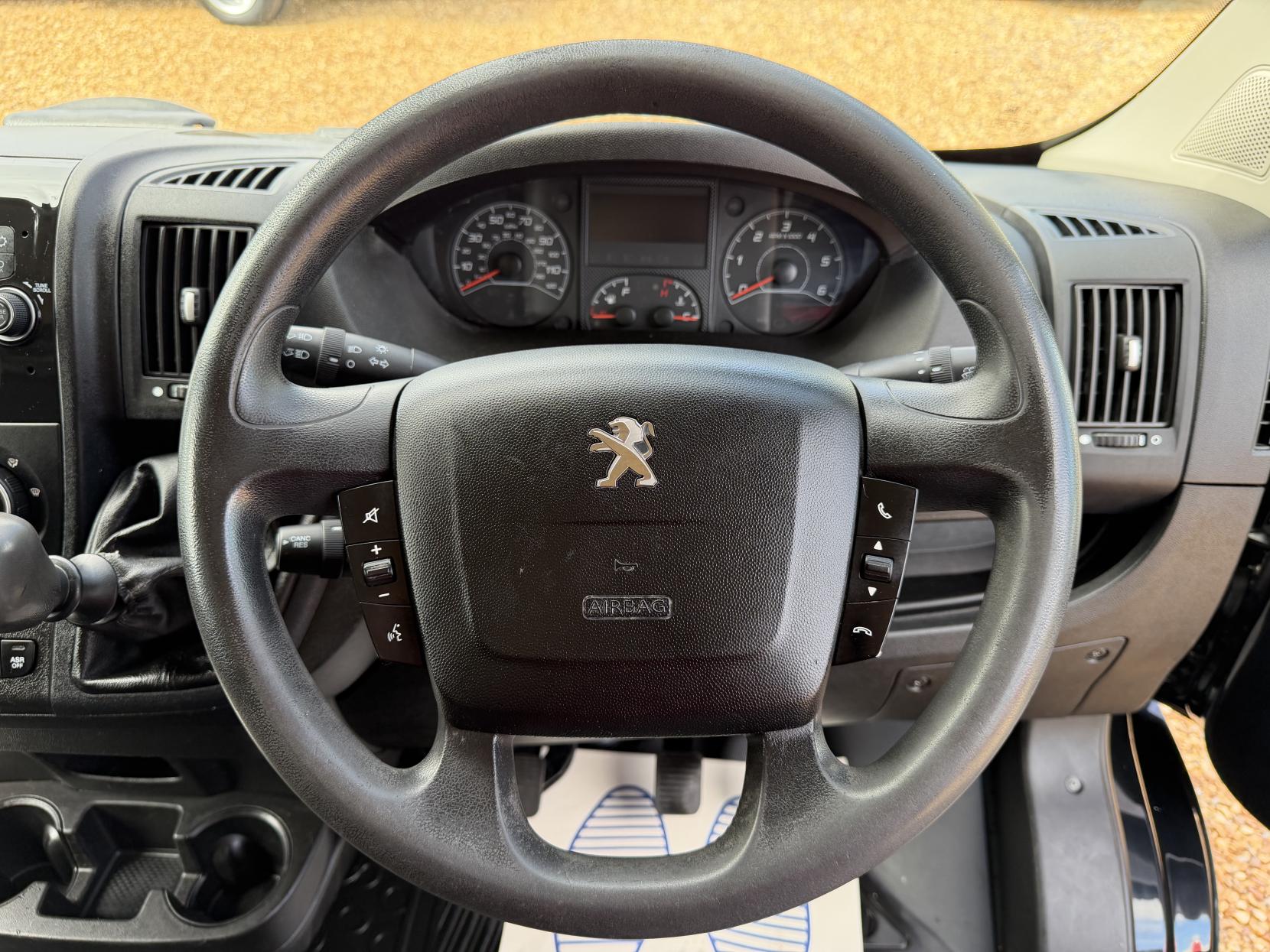 2017 Peugeot Boxer 2.0 BlueHDi 335 Professional Panel Van 5dr Diesel Manual L3 H2 Euro 6 (130 ps) - Thumbnail 36