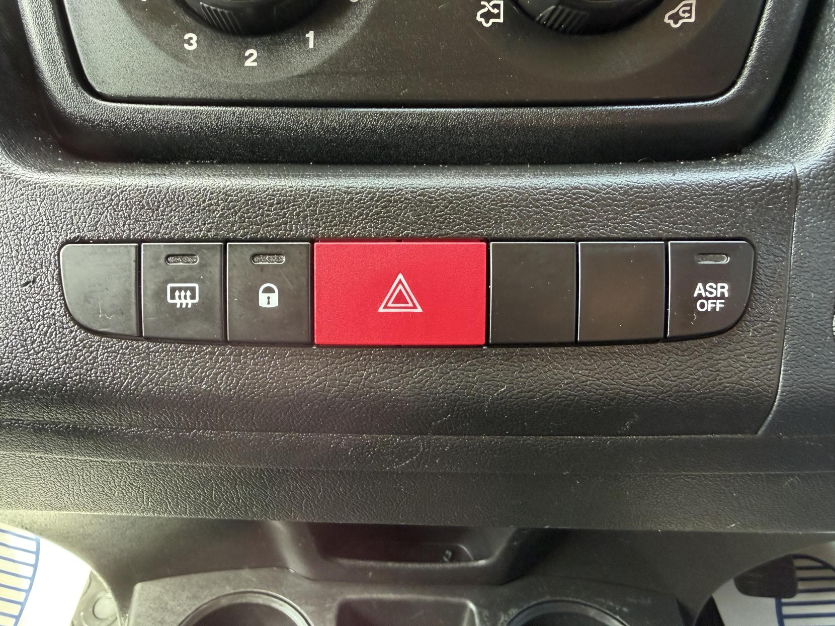 2017 Peugeot Boxer 2.0 BlueHDi 335 Professional Panel Van 5dr Diesel Manual L3 H2 Euro 6 (130 ps) - Thumbnail 46