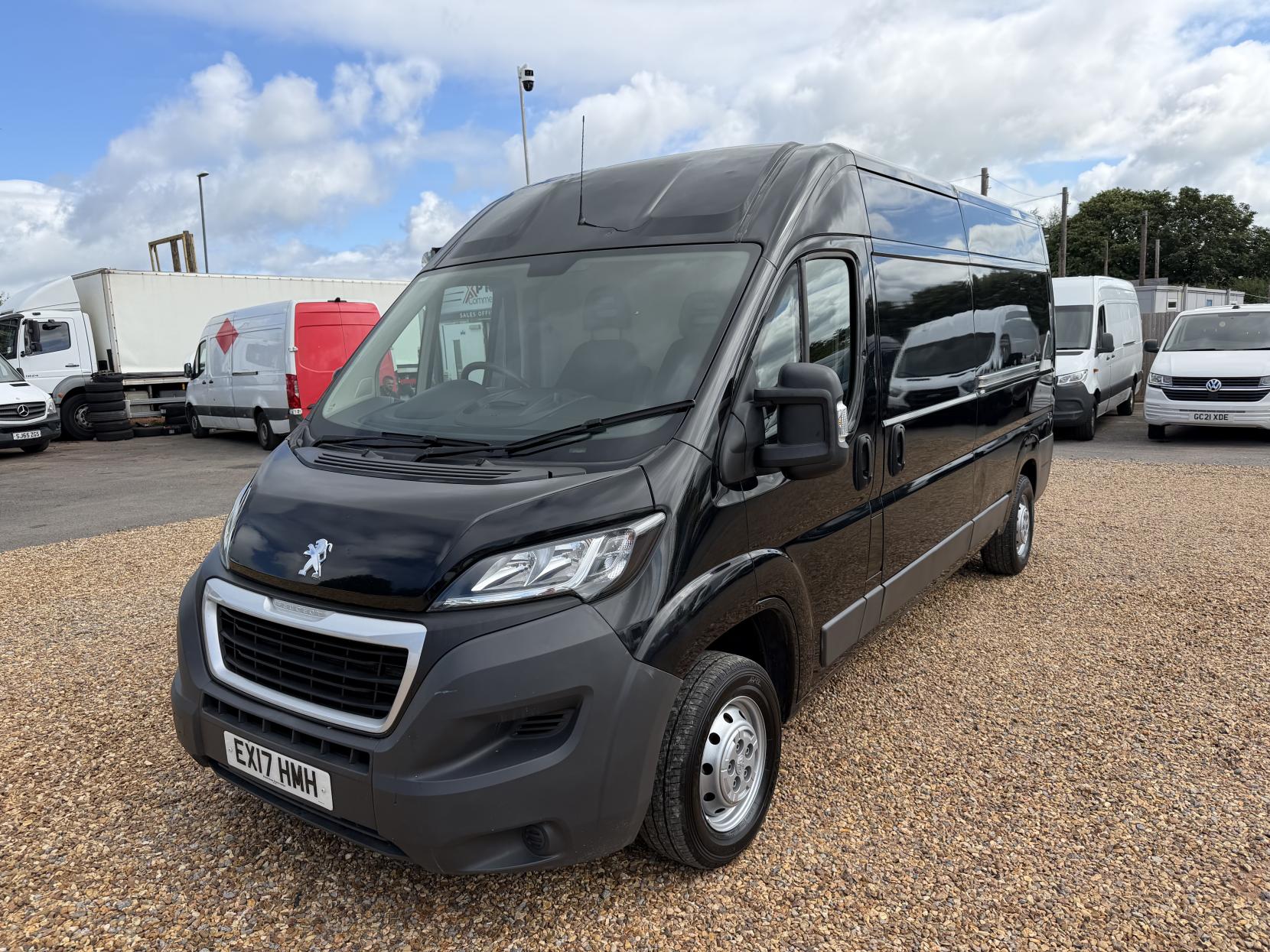 2017 Peugeot Boxer 2.0 BlueHDi 335 Professional Panel Van 5dr Diesel Manual L3 H2 Euro 6 (130 ps) - Thumbnail 7