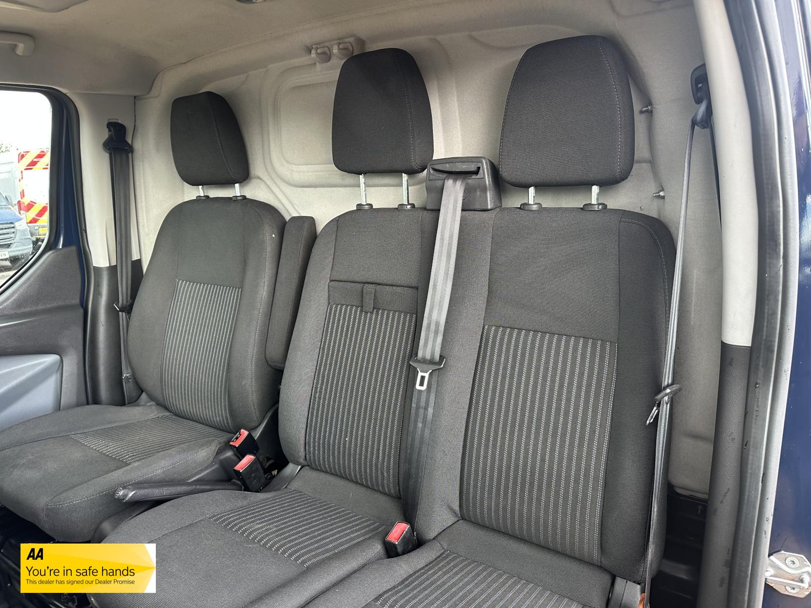 Ford Transit Custom 2.2 TDCi 330 Trend Panel Van 5dr Diesel Manual L2 H1 (197 g/km, 123 bhp)