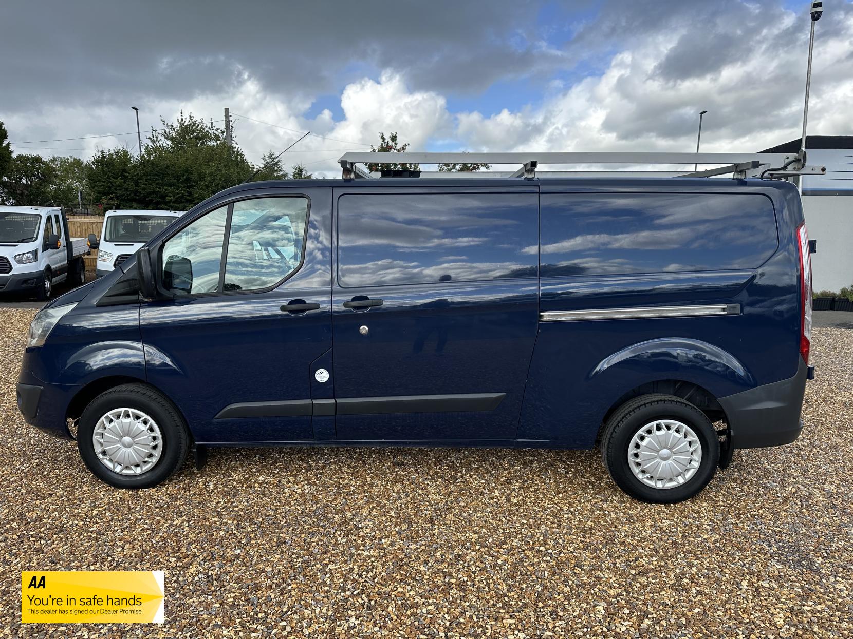 Ford Transit Custom 2.2 TDCi 330 Trend Panel Van 5dr Diesel Manual L2 H1 (197 g/km, 123 bhp)