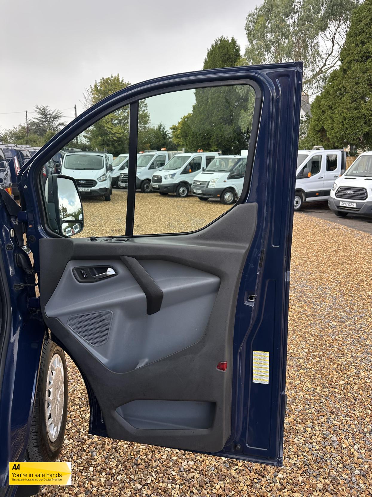 Ford Transit Custom 2.2 TDCi 330 Trend Panel Van 5dr Diesel Manual L2 H1 (197 g/km, 123 bhp)