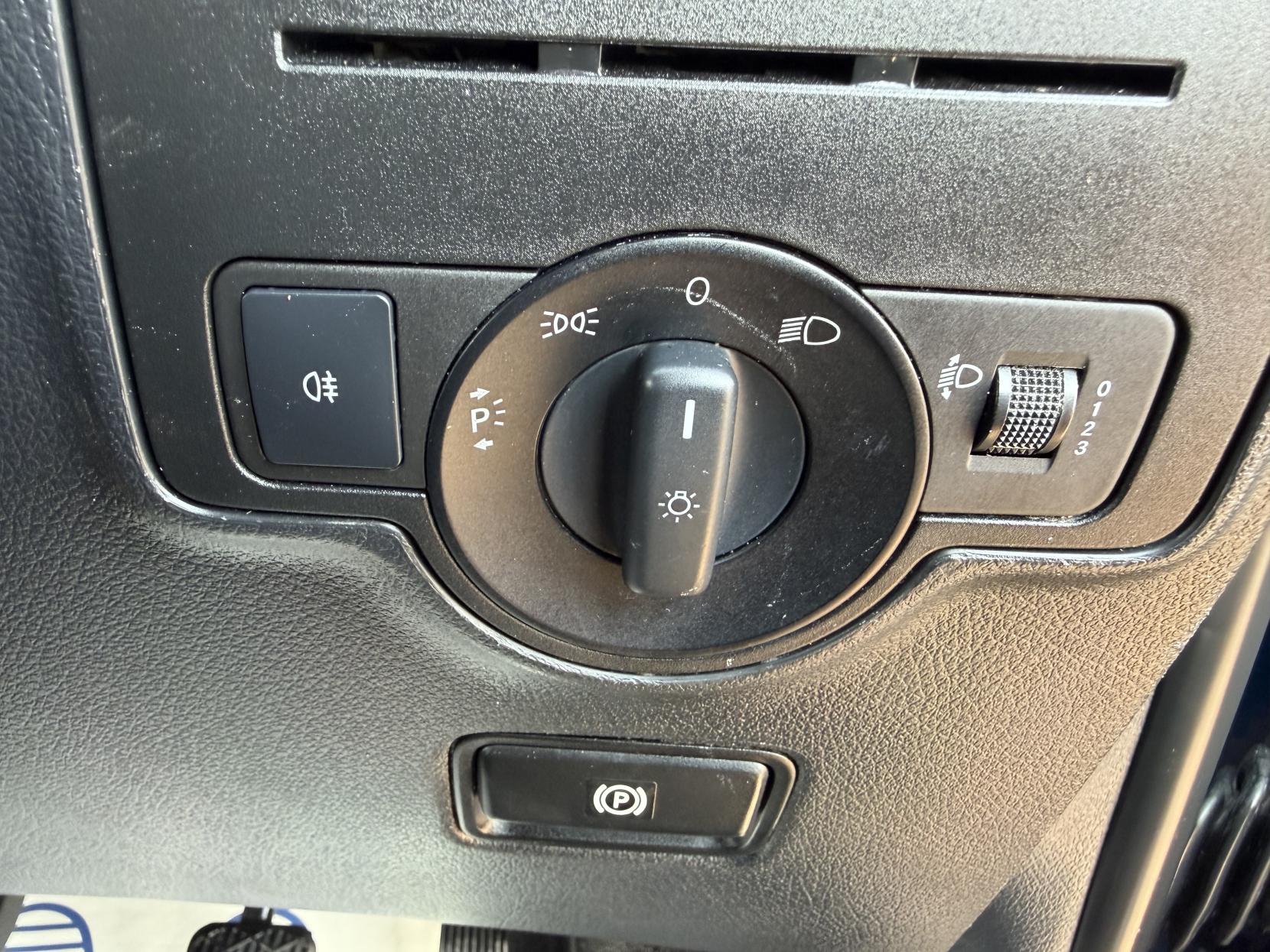 2016 Mercedes-Benz Vito 1.6 109 CDI Panel Van 5dr Diesel Manual FWD L1 Euro 5 (88 ps) - Thumbnail 37