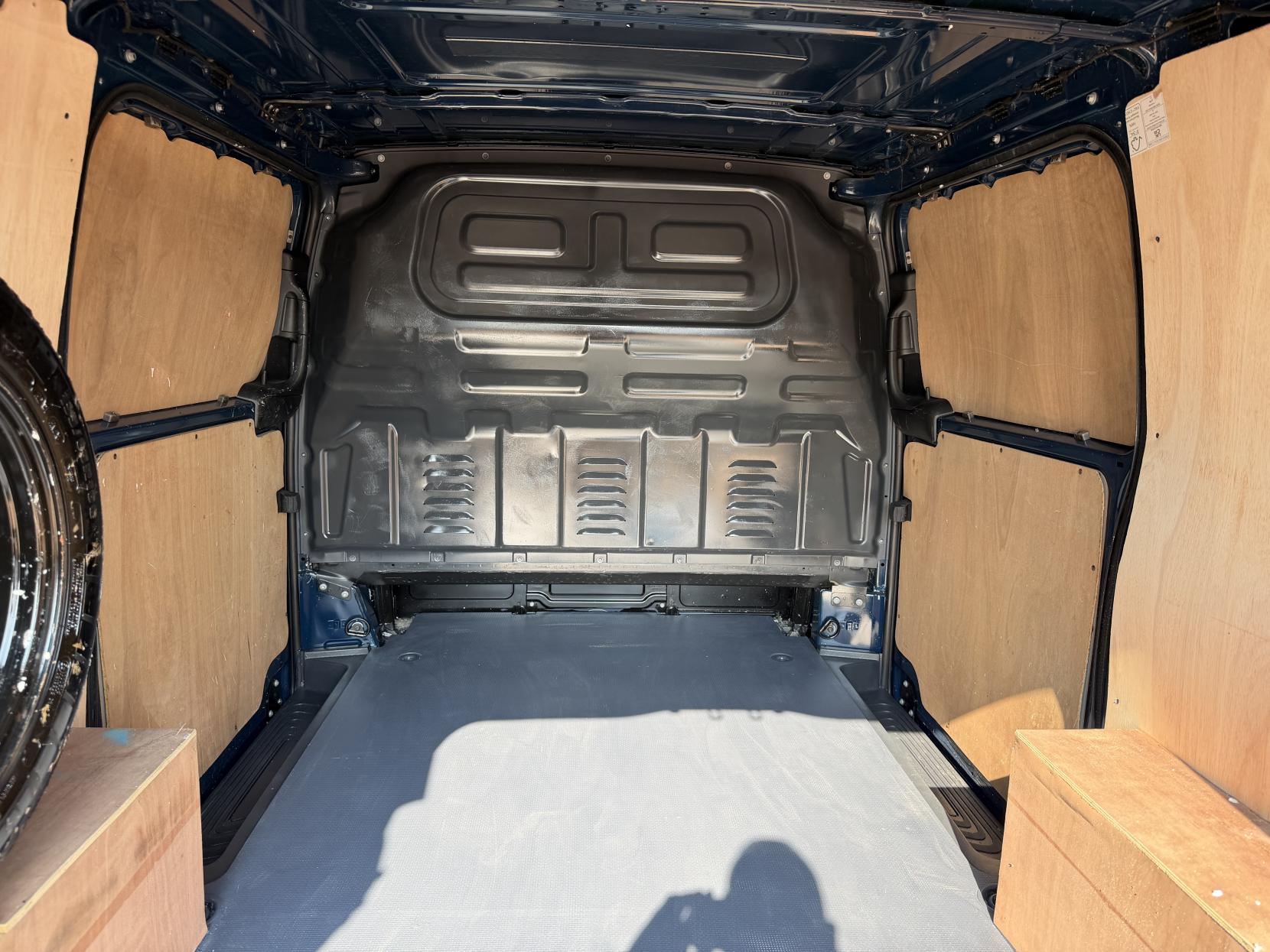 2016 Mercedes-Benz Vito 1.6 109 CDI Panel Van 5dr Diesel Manual FWD L1 Euro 5 (88 ps) - Thumbnail 27