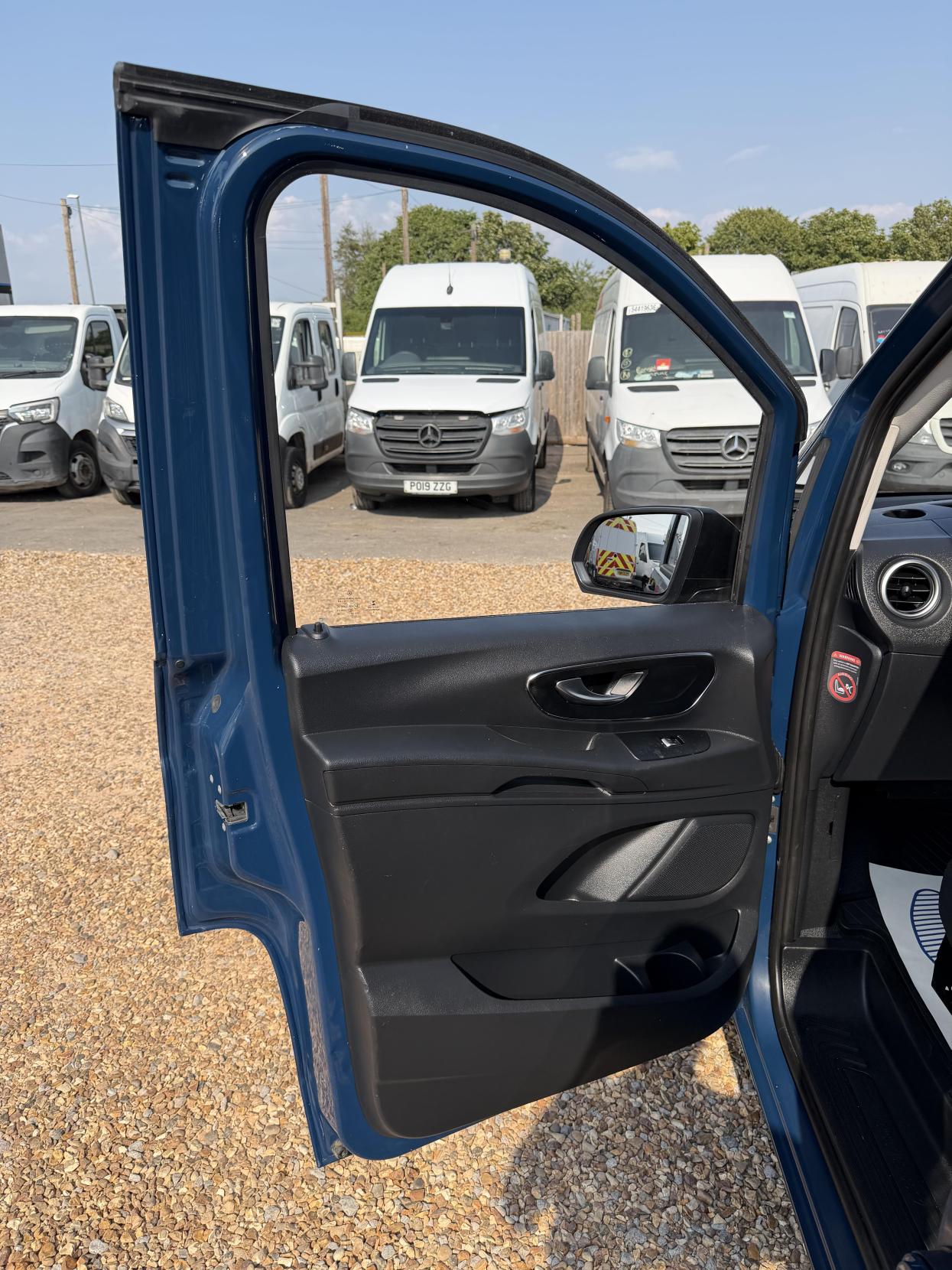 2016 Mercedes-Benz Vito 1.6 109 CDI Panel Van 5dr Diesel Manual FWD L1 Euro 5 (88 ps) - Thumbnail 15