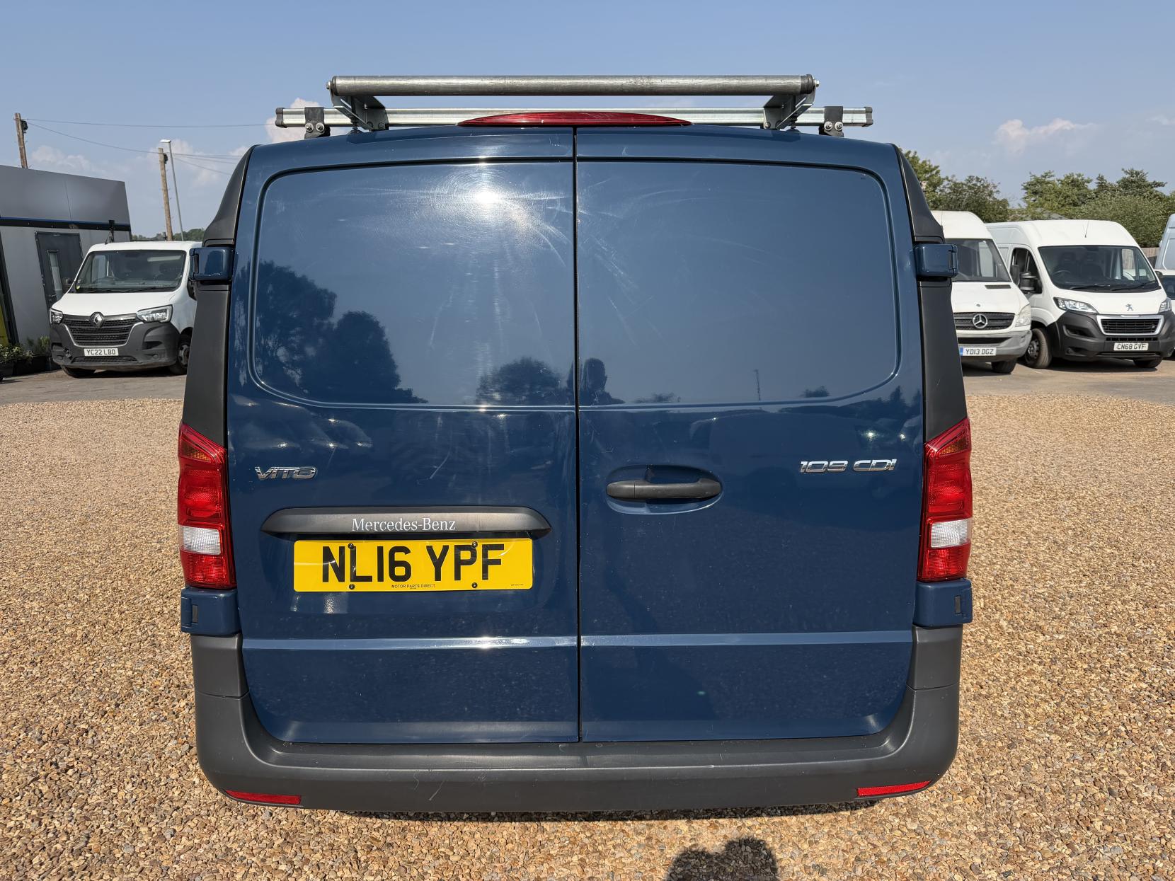 2016 Mercedes-Benz Vito 1.6 109 CDI Panel Van 5dr Diesel Manual FWD L1 Euro 5 (88 ps) - Thumbnail 10