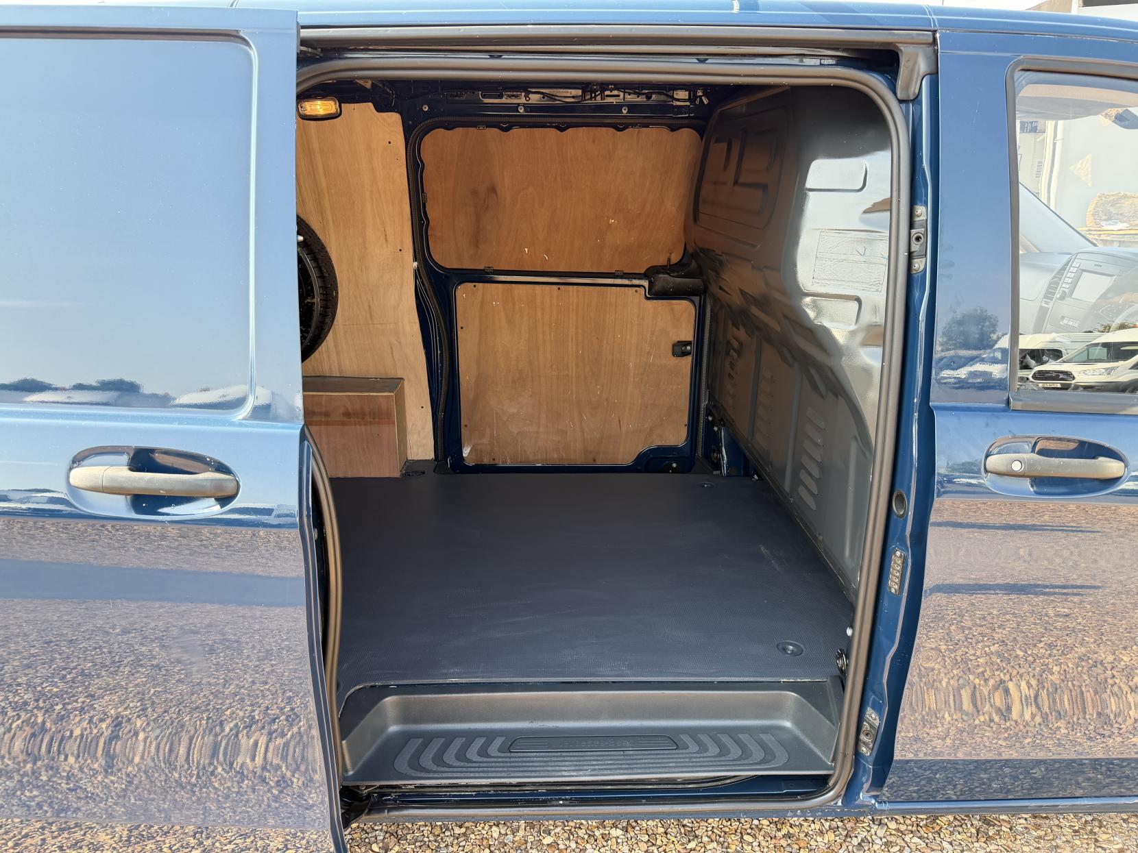 2016 Mercedes-Benz Vito 1.6 109 CDI Panel Van 5dr Diesel Manual FWD L1 Euro 5 (88 ps) - Thumbnail 21