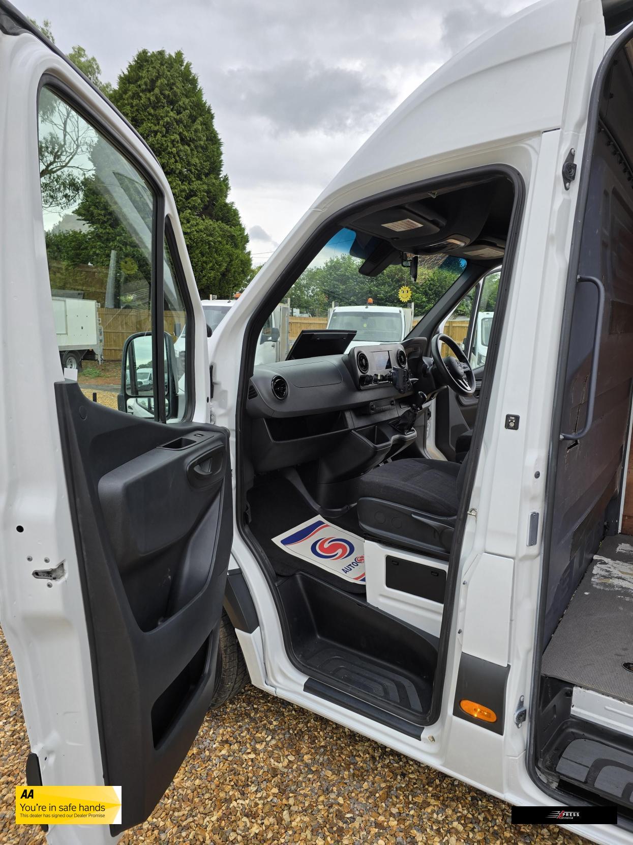 Mercedes-Benz Sprinter Sprinter 2.1 311 CDI Panel Van 5dr Diesel Manual RWD L3 H2 Euro 6 (114 ps)