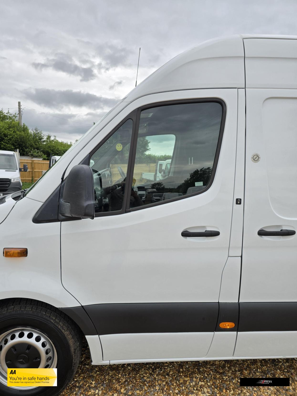 Mercedes-Benz Sprinter Sprinter 2.1 311 CDI Panel Van 5dr Diesel Manual RWD L3 H2 Euro 6 (114 ps)