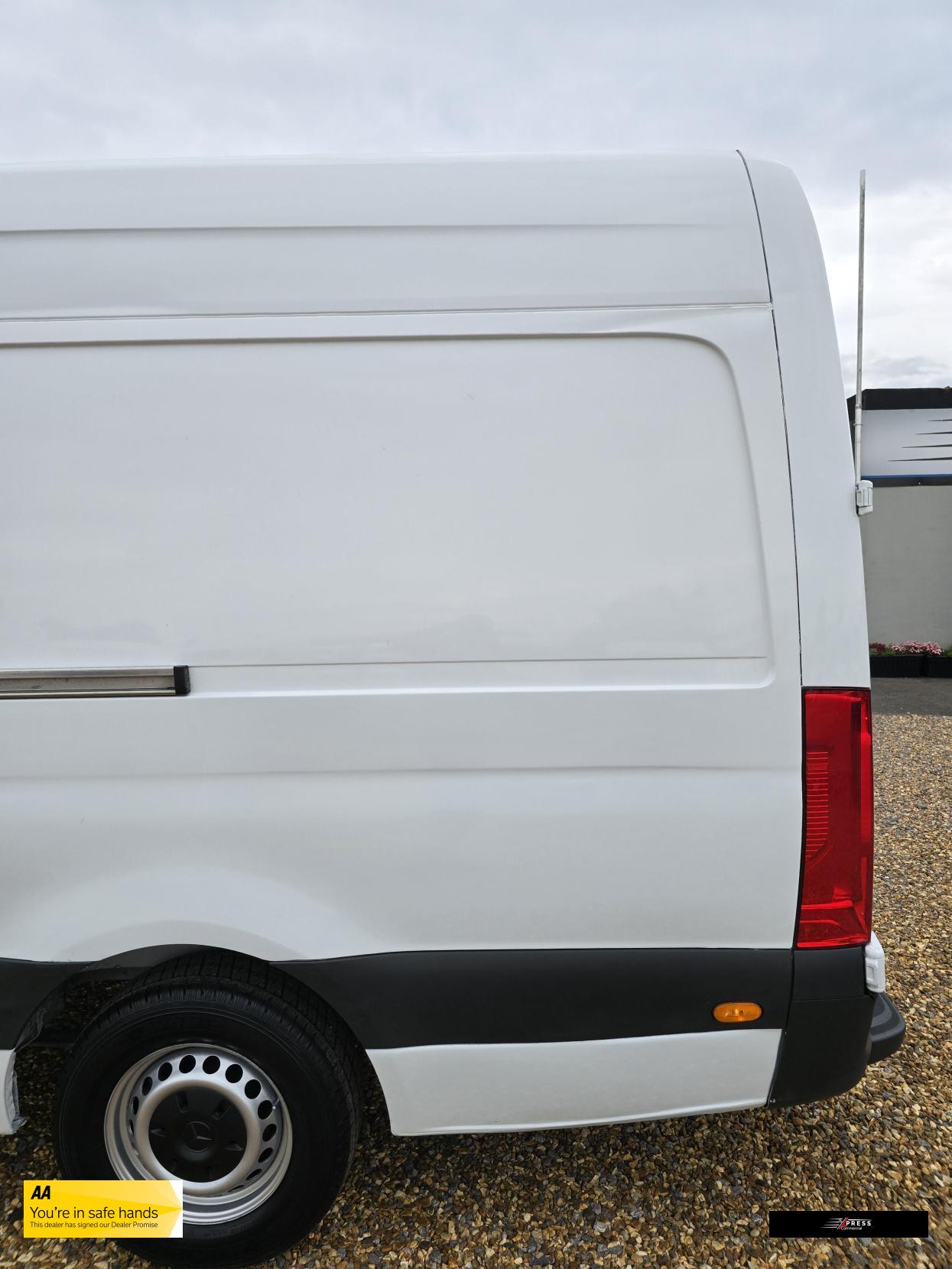 Mercedes-Benz Sprinter Sprinter 2.1 311 CDI Panel Van 5dr Diesel Manual RWD L3 H2 Euro 6 (114 ps)