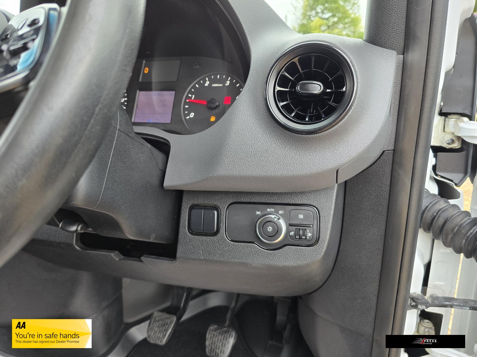 Mercedes-Benz Sprinter Sprinter 2.1 311 CDI Panel Van 5dr Diesel Manual RWD L3 H2 Euro 6 (114 ps)