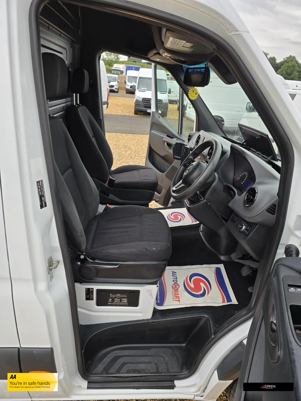 Mercedes-Benz Sprinter Sprinter 2.1 311 CDI Panel Van 5dr Diesel Manual RWD L3 H2 Euro 6 (114 ps)
