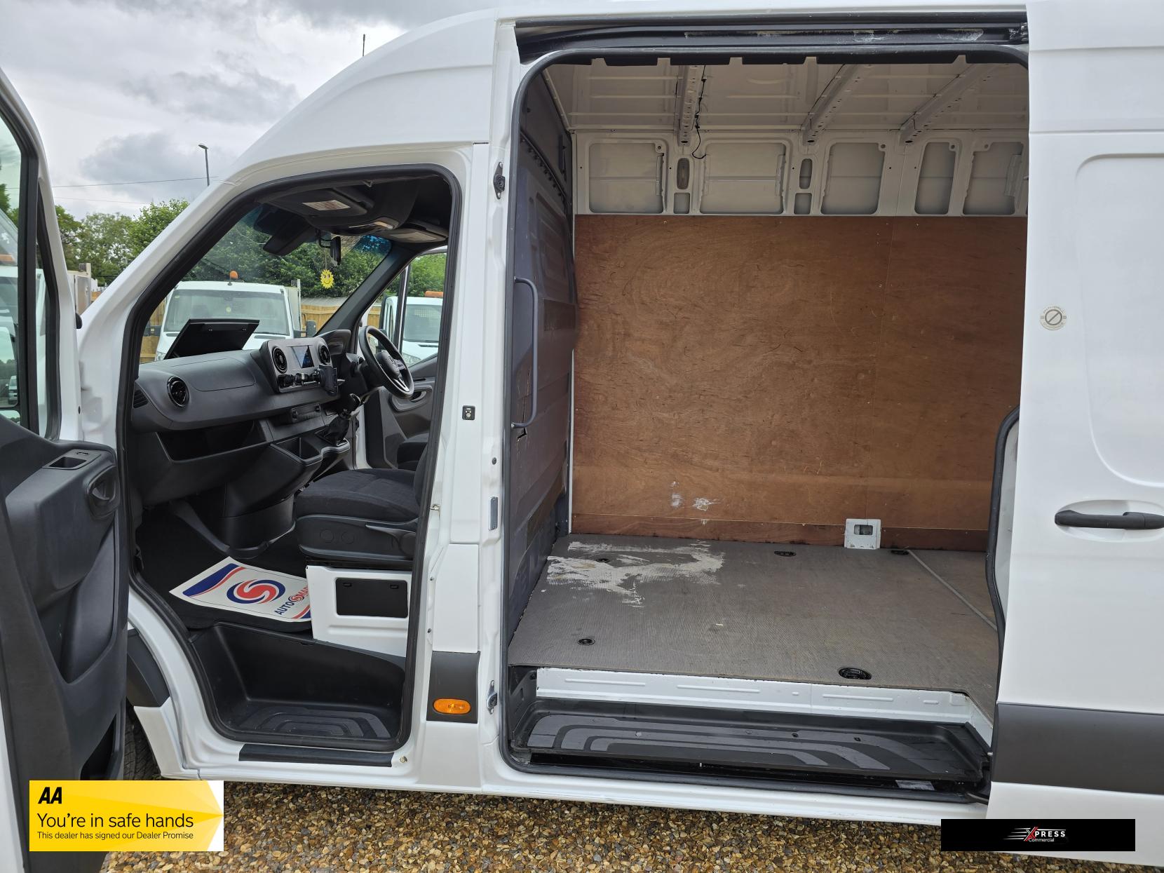 Mercedes-Benz Sprinter Sprinter 2.1 311 CDI Panel Van 5dr Diesel Manual RWD L3 H2 Euro 6 (114 ps)