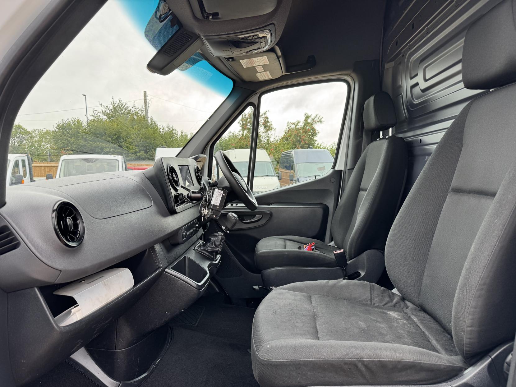 Mercedes-Benz Sprinter 2.1 311 CDI Panel Van 5dr Diesel Manual RWD L3 H2 Euro 6 (114 ps)