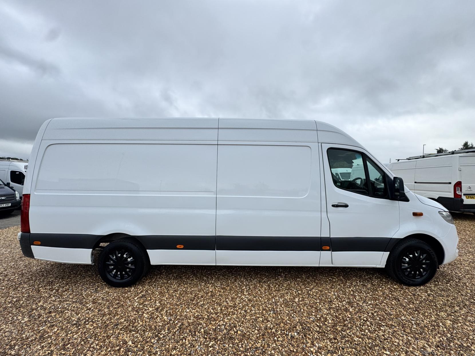 Mercedes-Benz Sprinter 2.1 311 CDI Panel Van 5dr Diesel Manual RWD L3 H2 Euro 6 (114 ps)